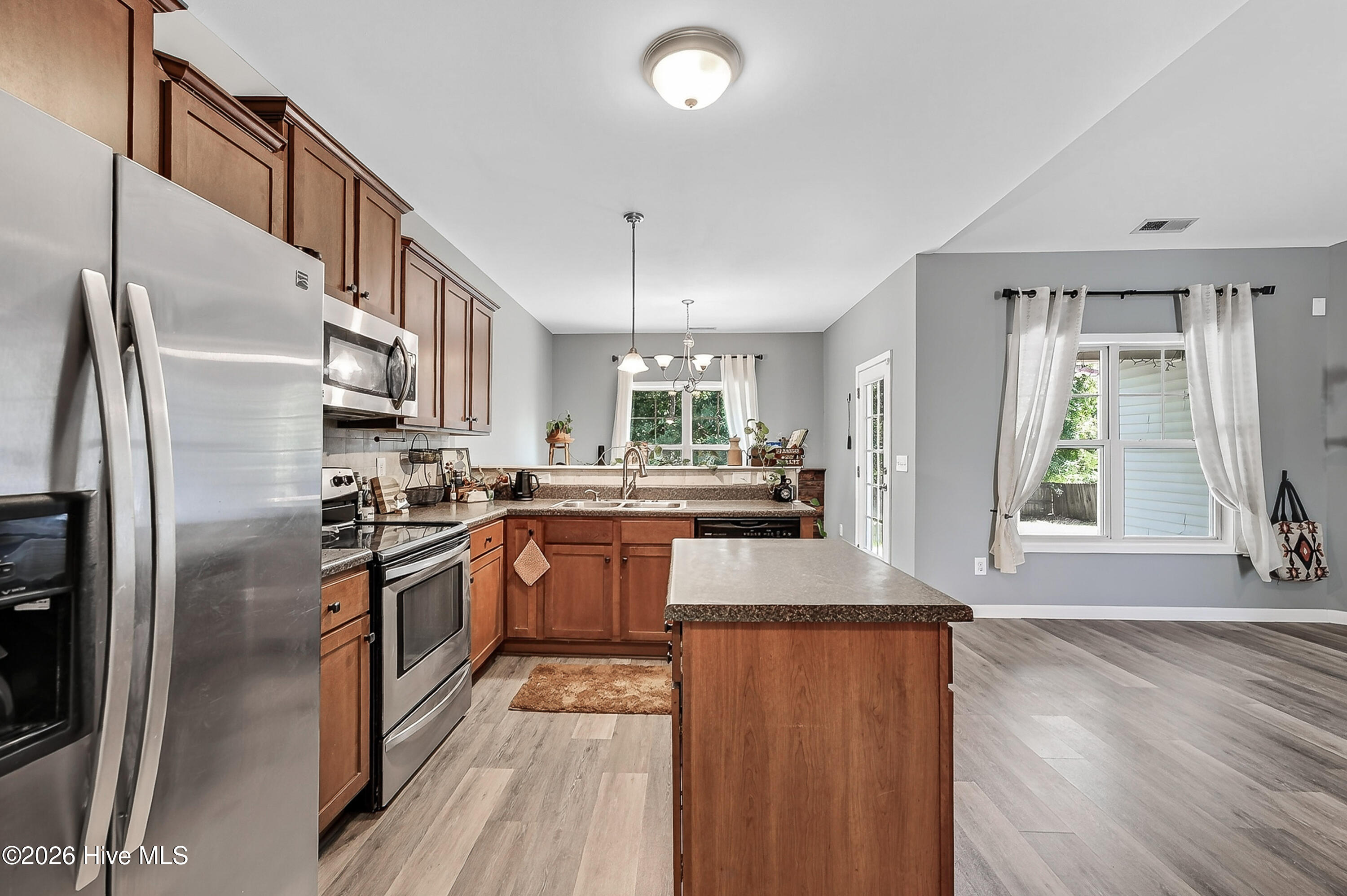 413 Peppermint Drive,Hubert