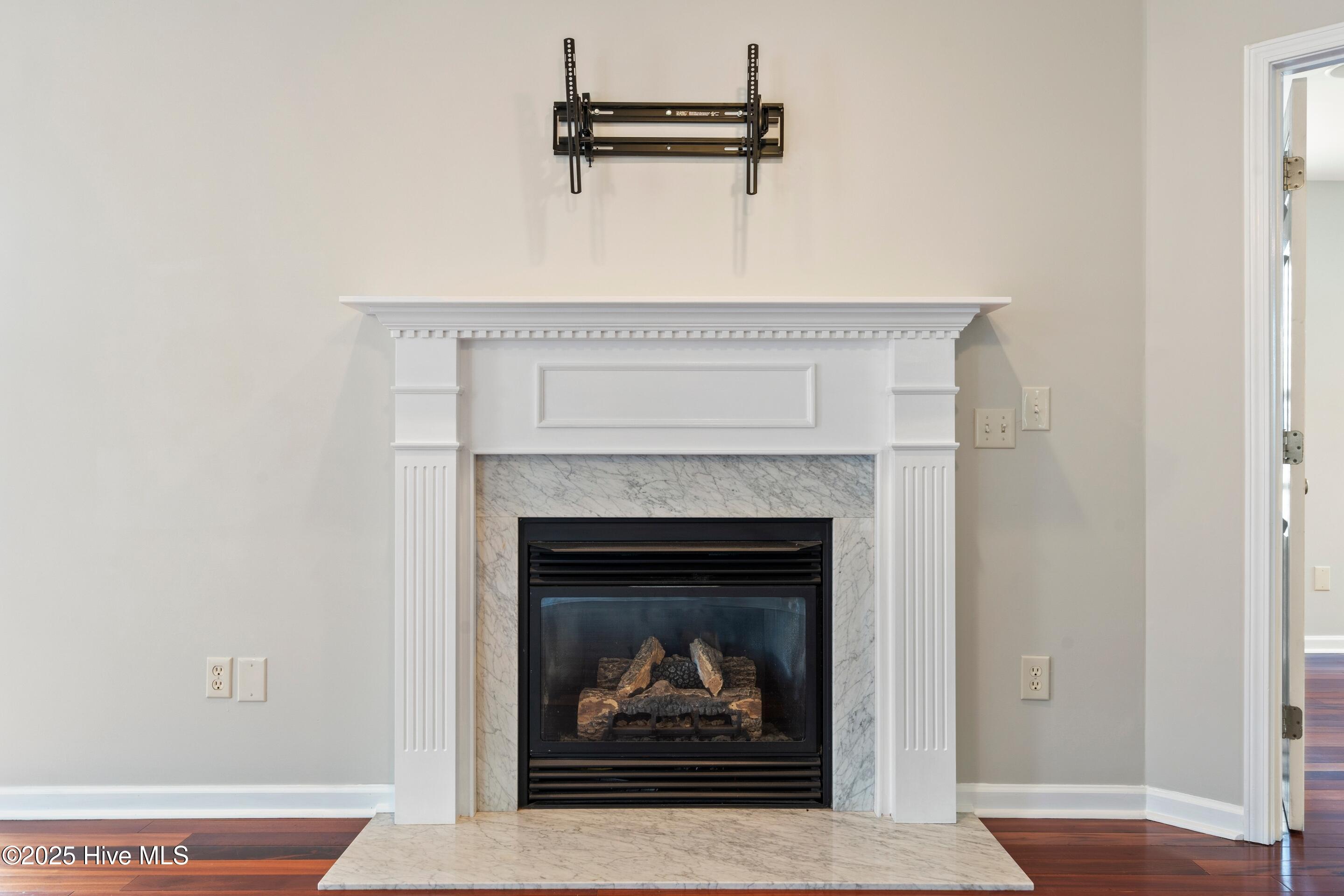 100538877 | Photo 48