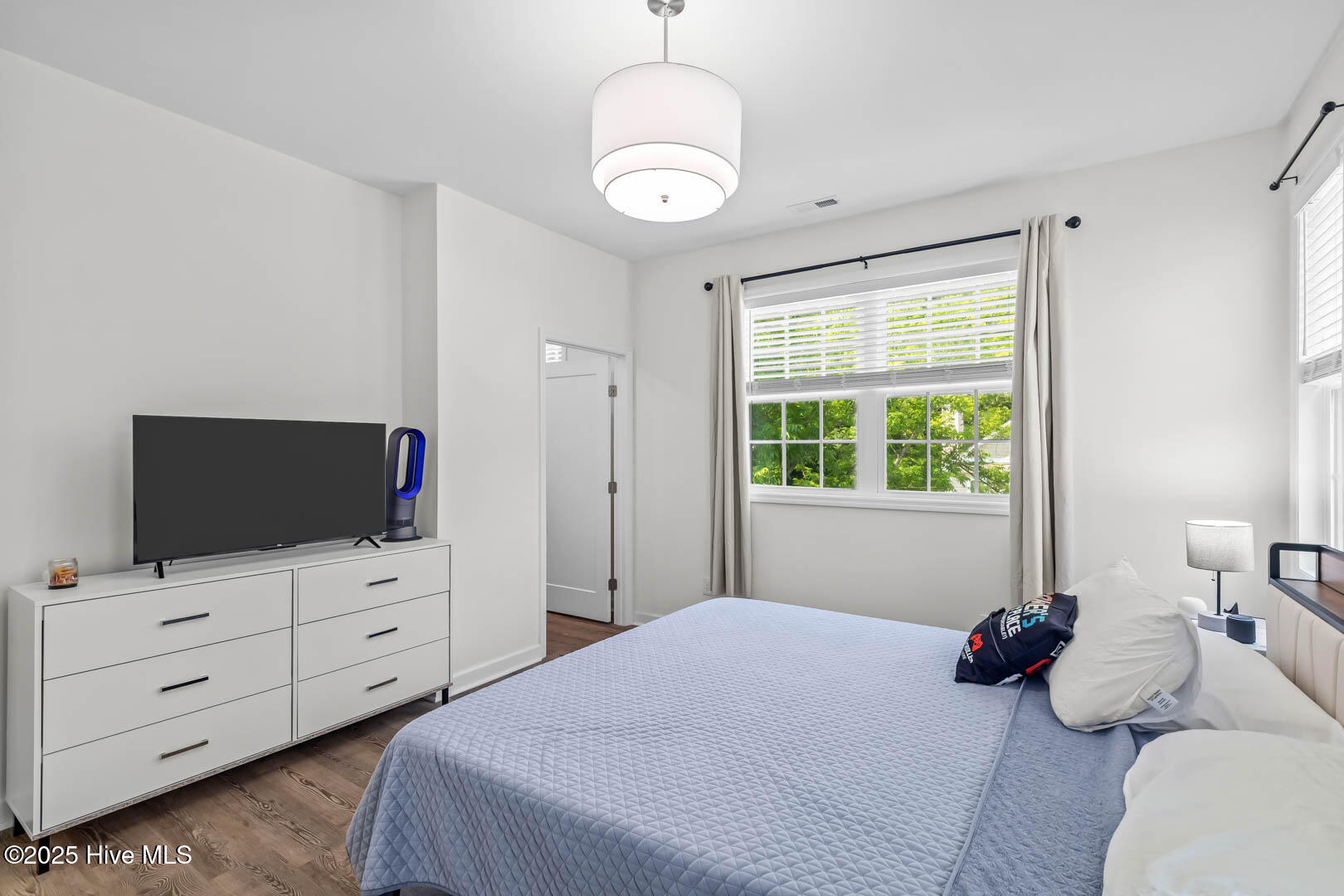 100516062 | Photo 42