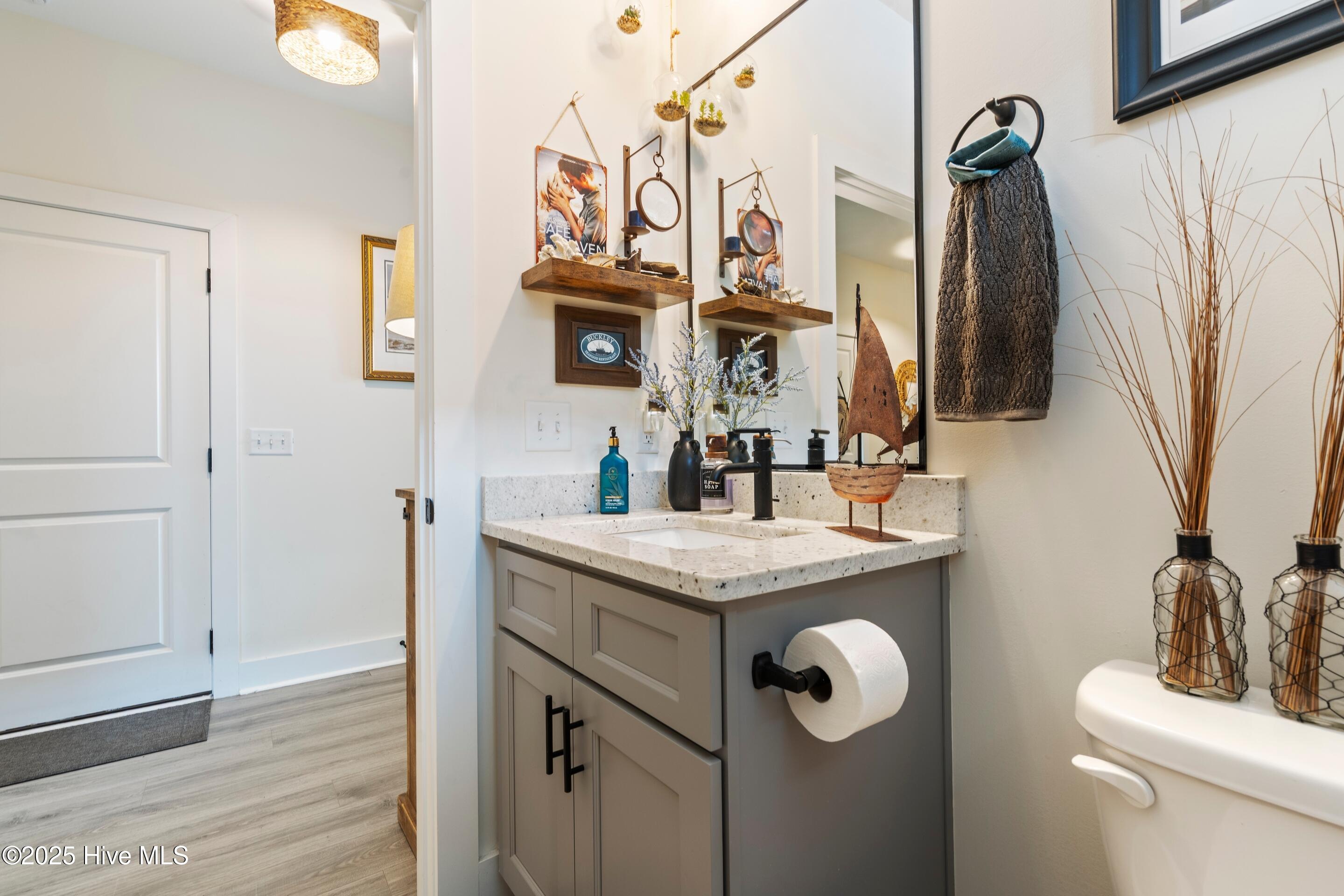 100525956 | Photo 42