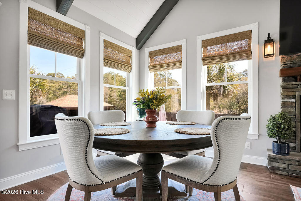 100562480 | Photo 24