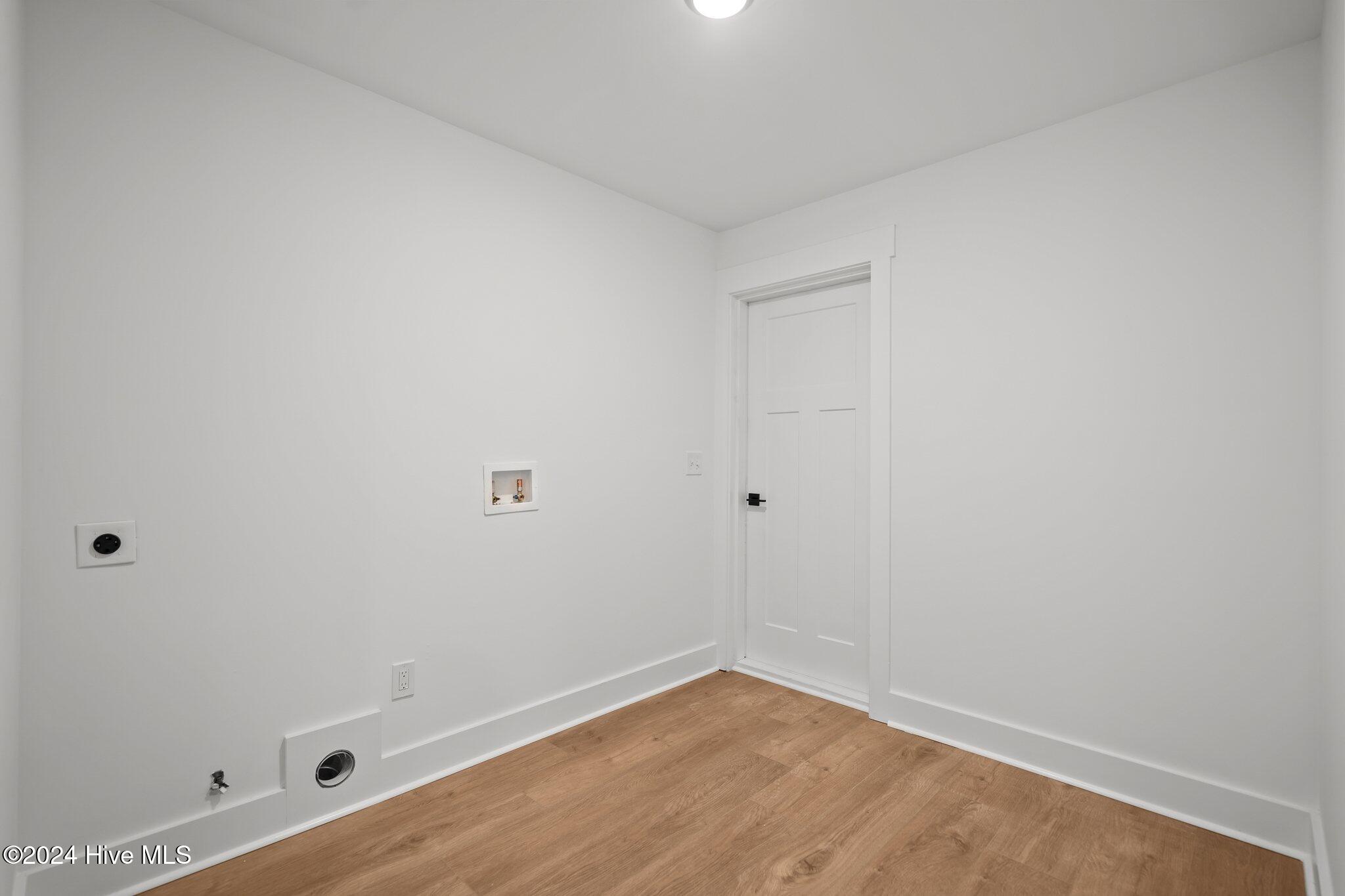 100435133 | Photo 30