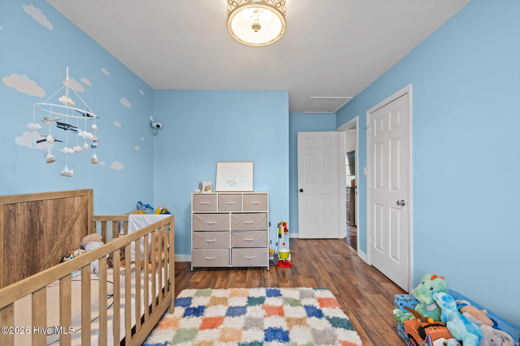 100558833 | Photo 32