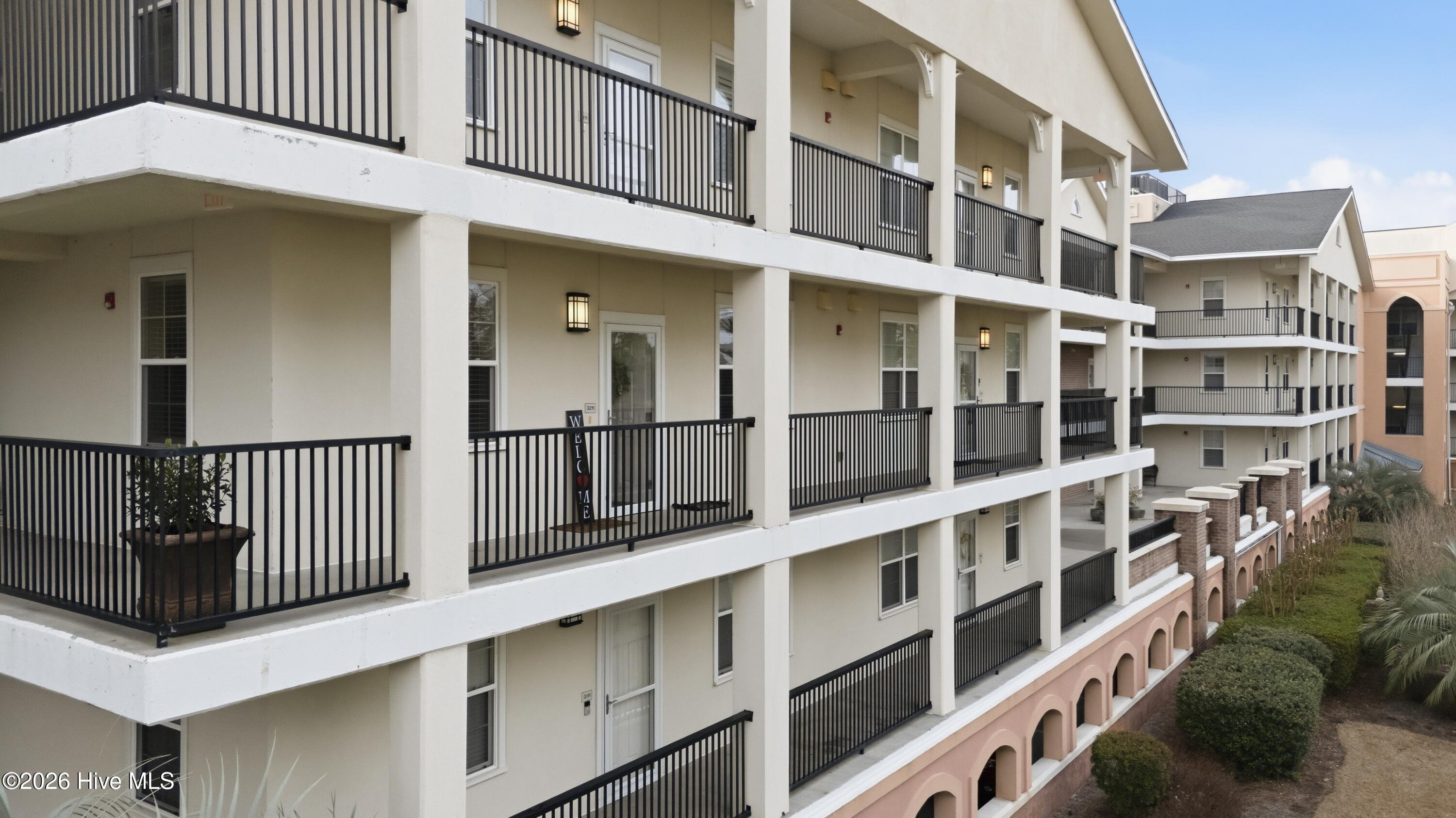 100556734 | Photo 39