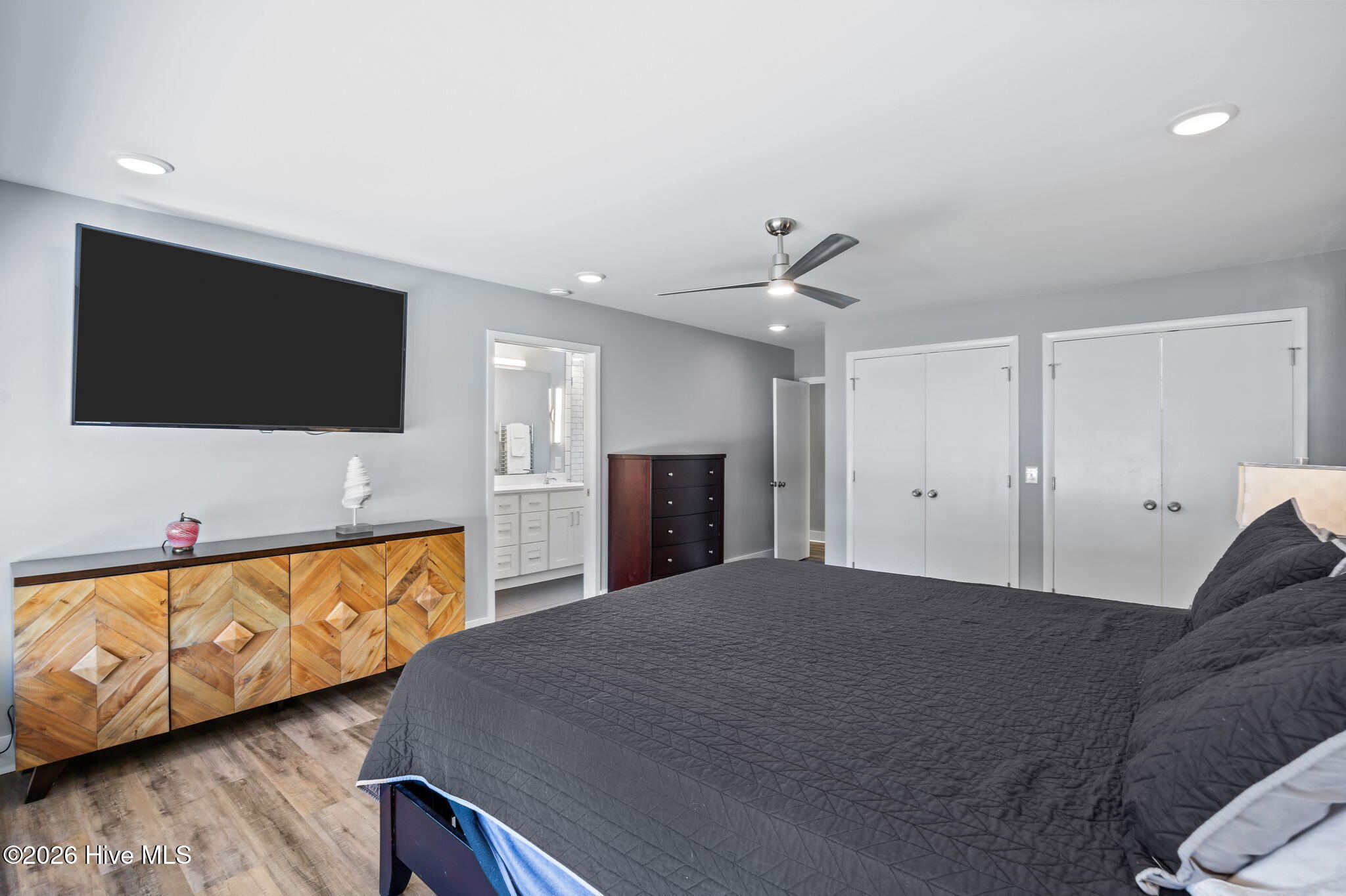 100560394 | Photo 28