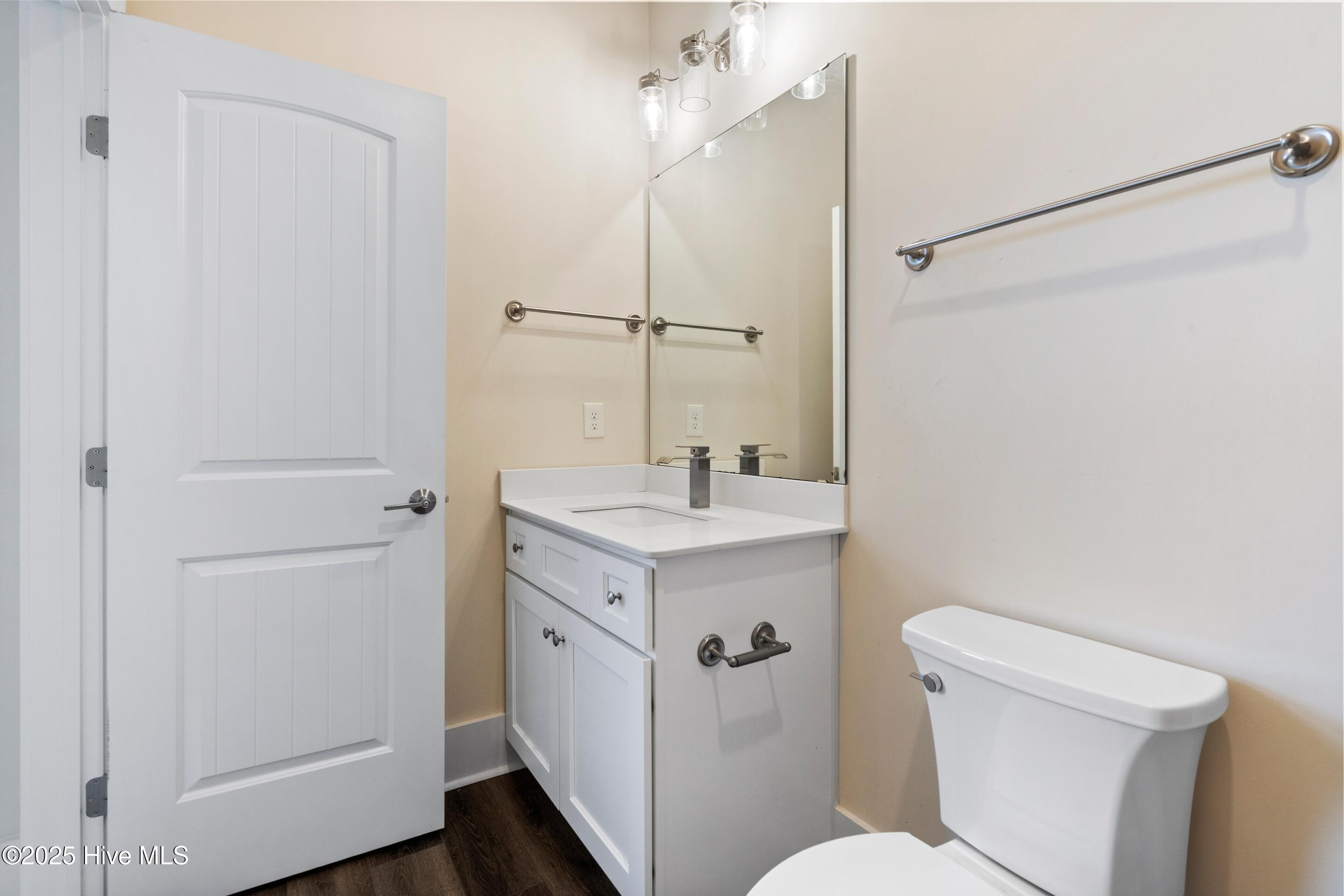 100544817 | Photo 41