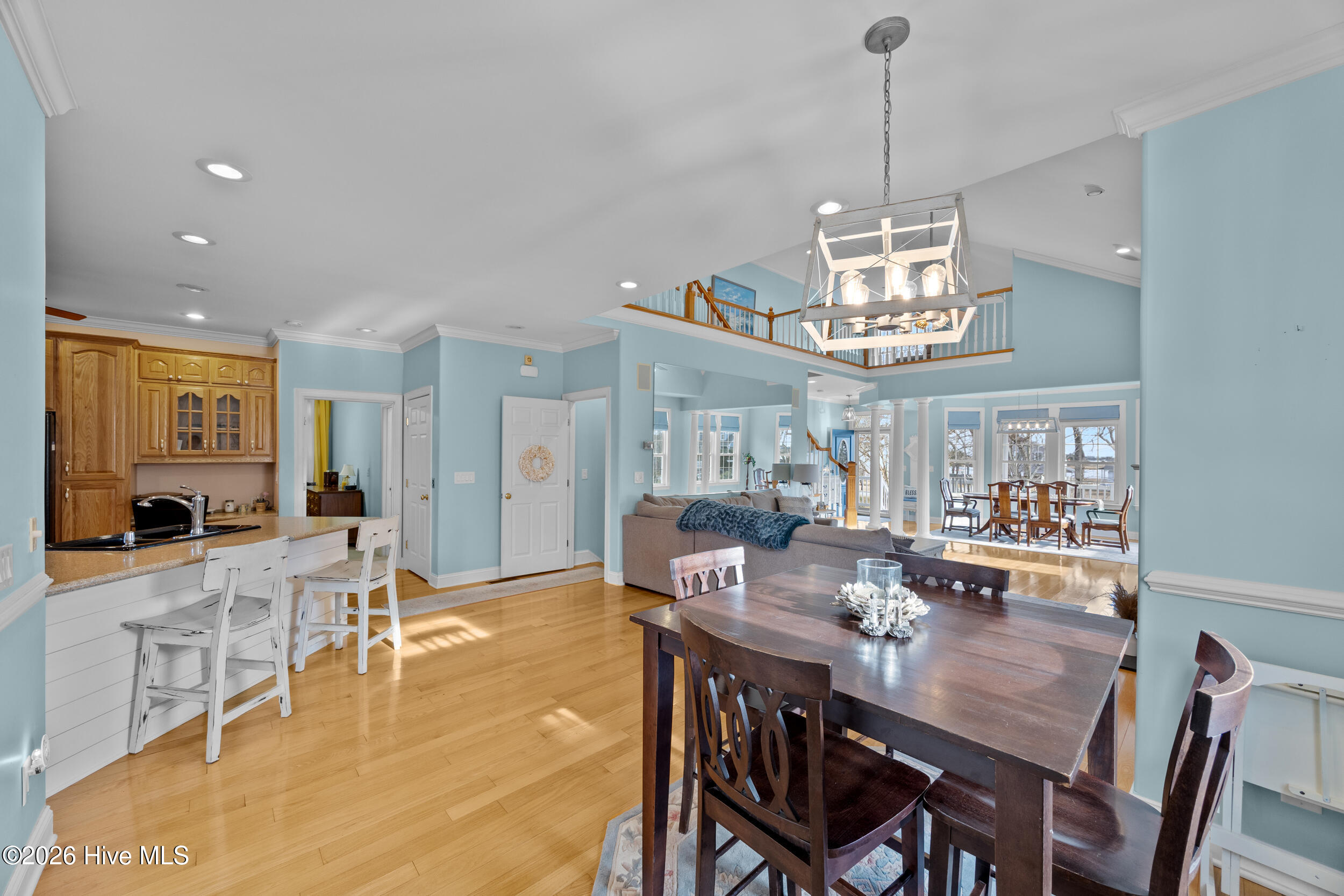 100548931 | Photo 12