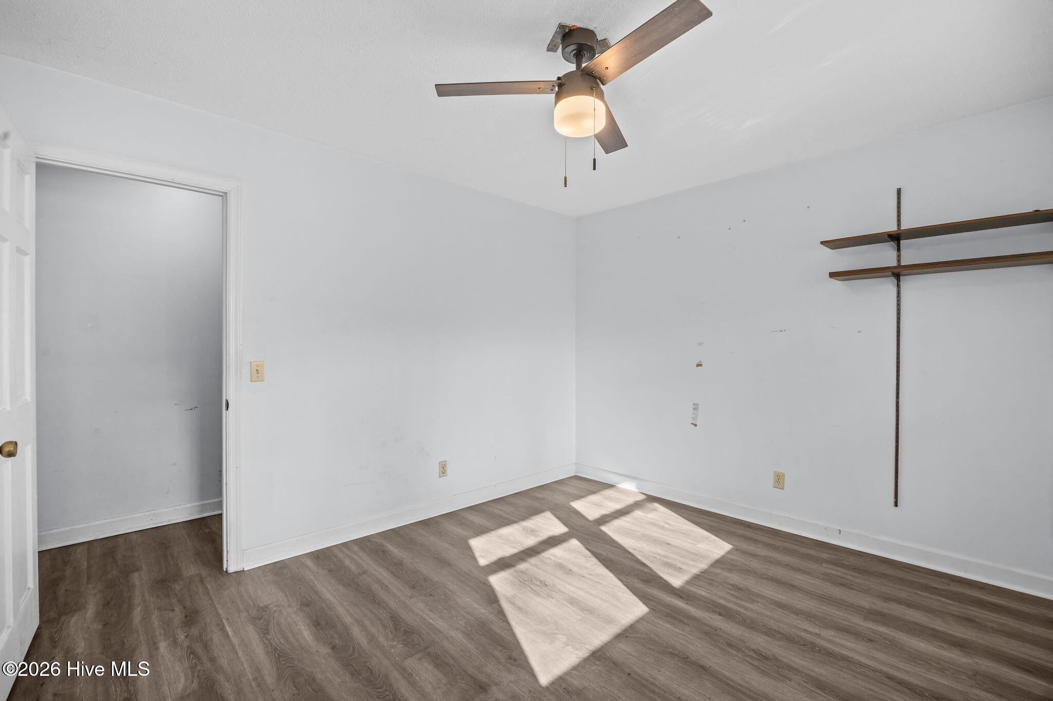 100559935 | Photo 27