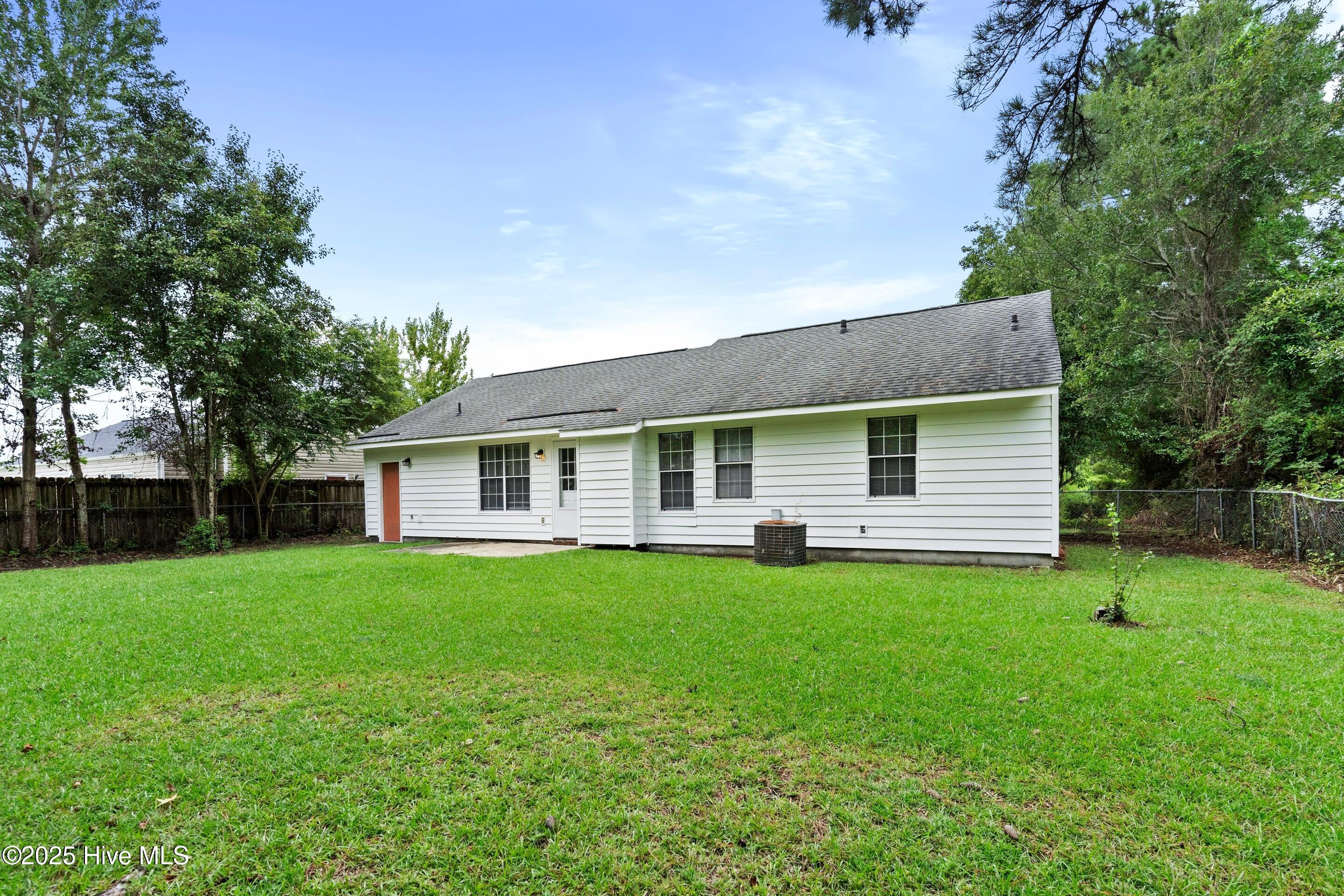 100523596 | Photo 44