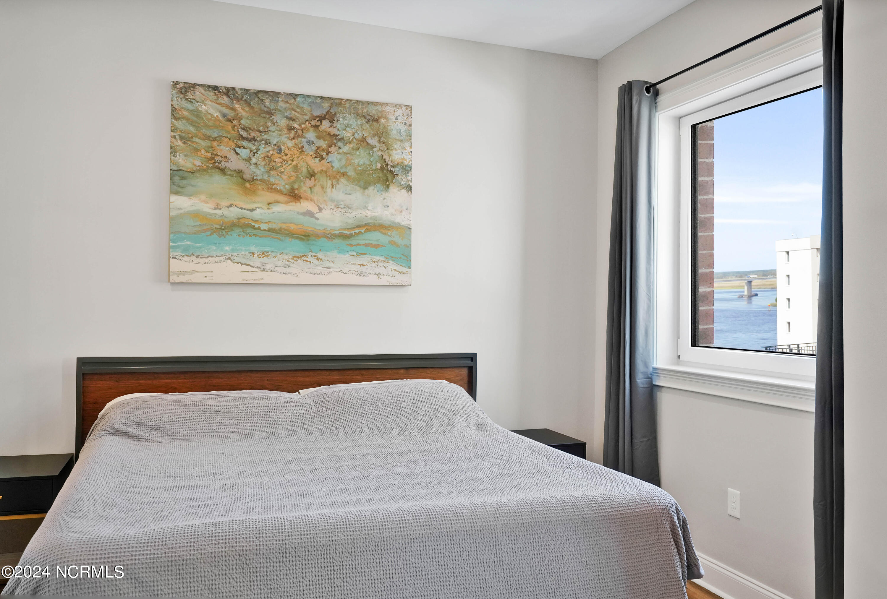 100556540 | Photo 23