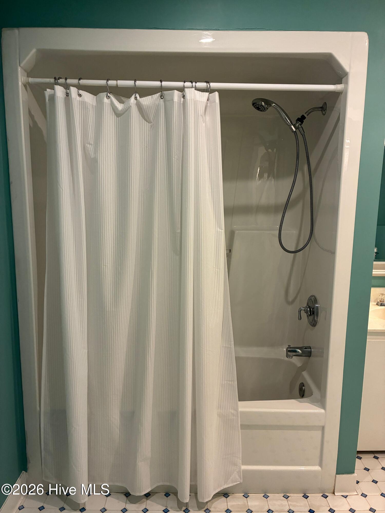 100558750 | Photo 28