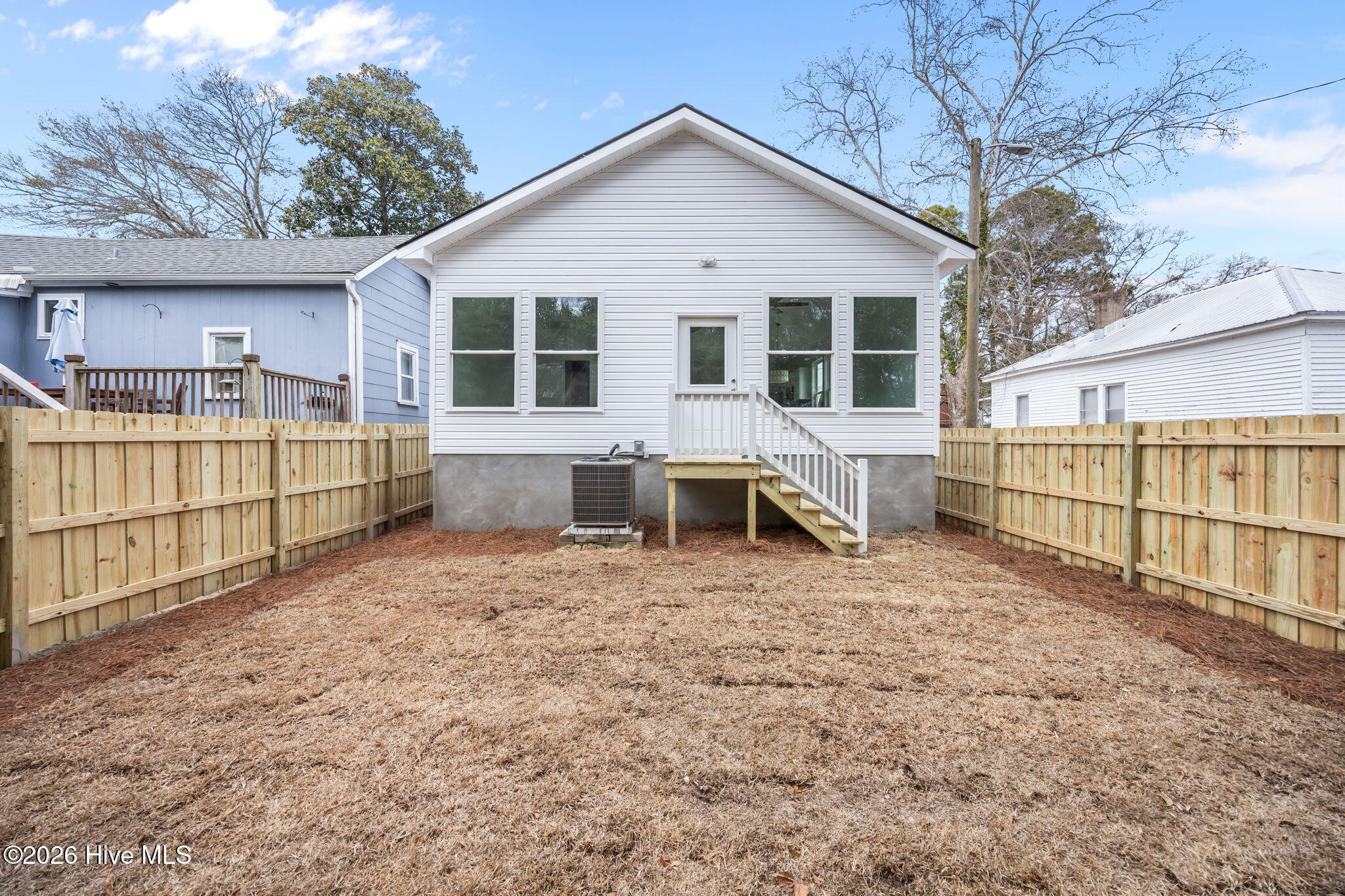 100555699 | Photo 30