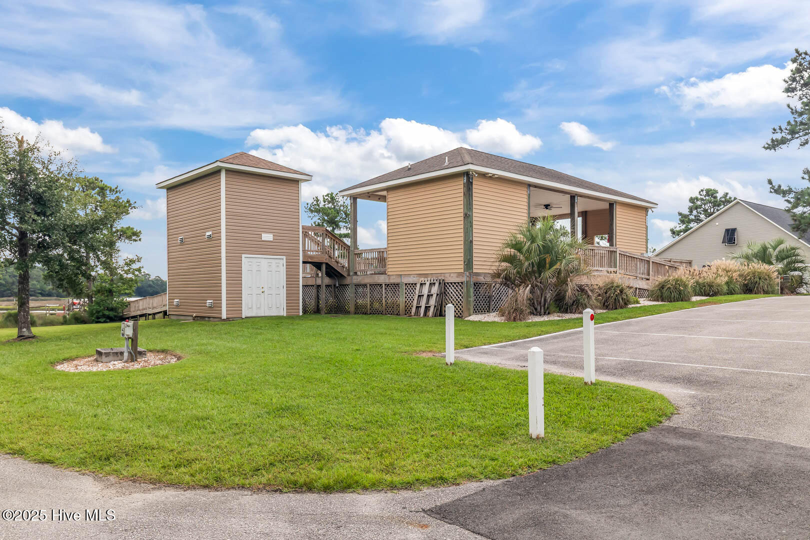 100544097 | Photo 74