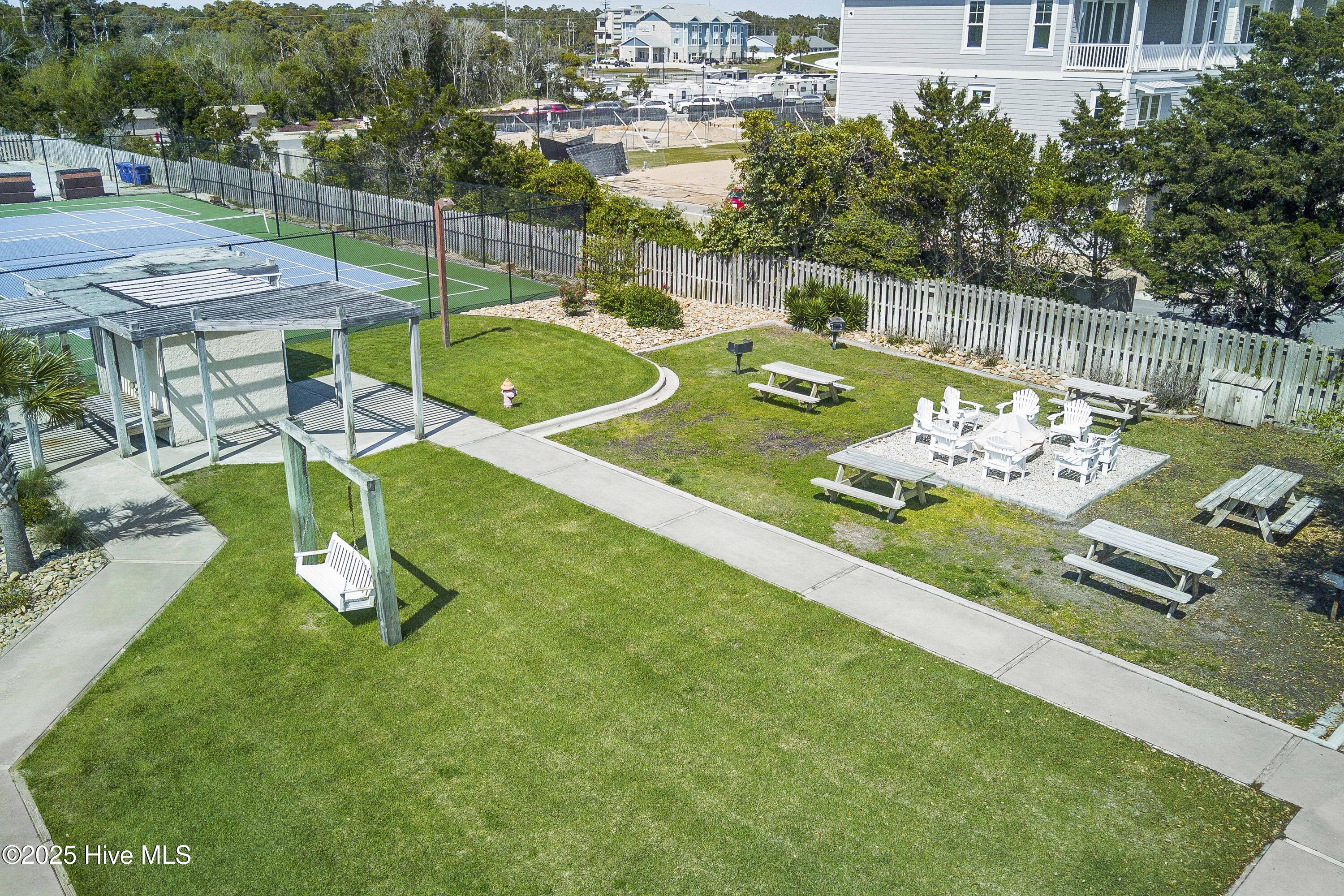 100519388 | Photo 51