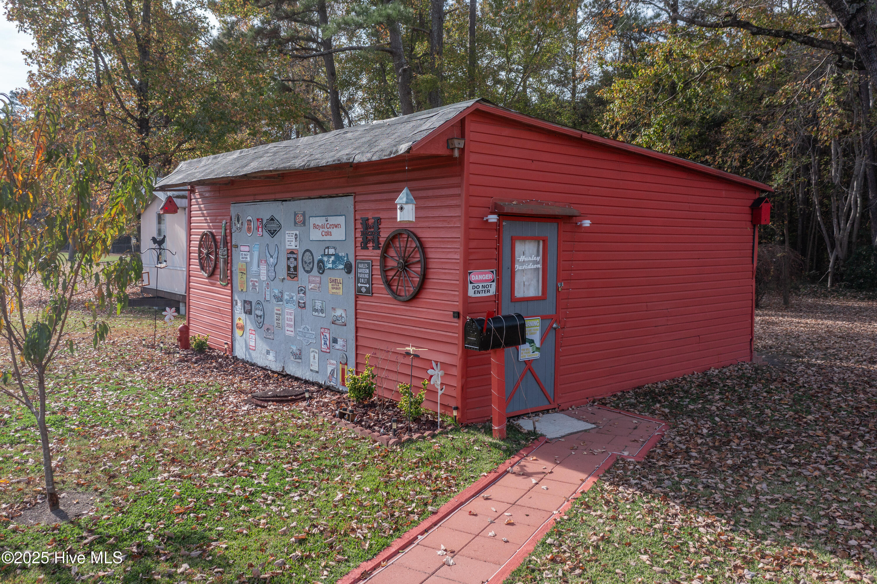 100541983 | Photo 32