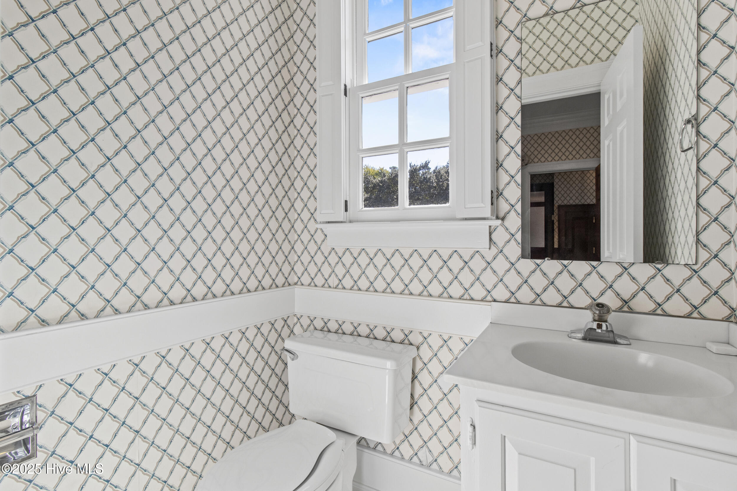 100537664 | Photo 22