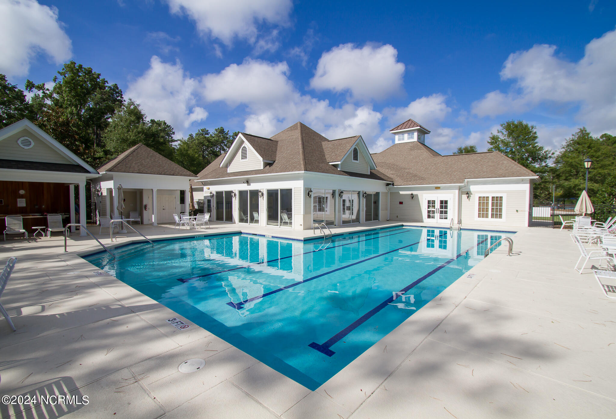 100455886 | Photo 15