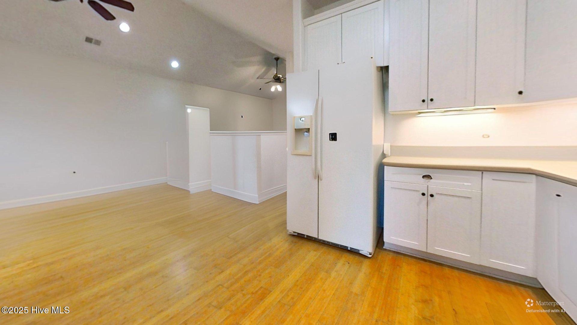 100546828 | Photo 16