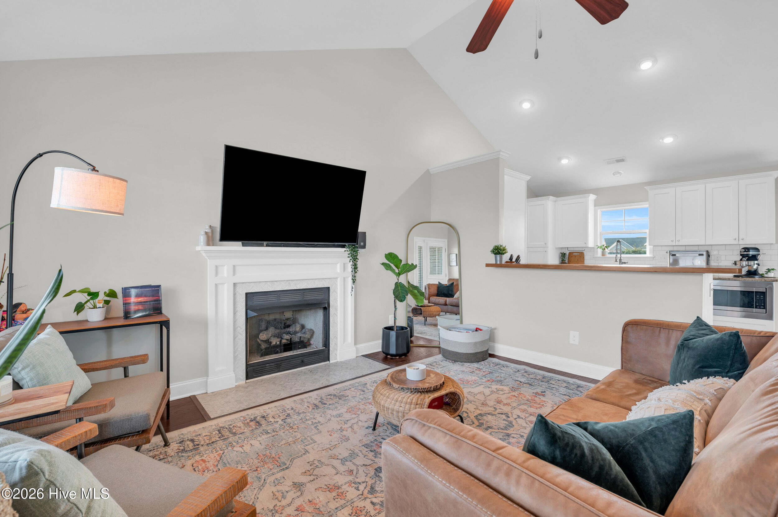 100548167 | Photo 10