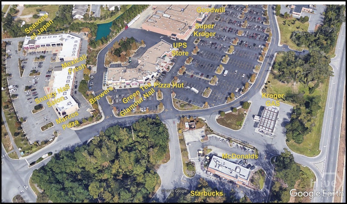 Restaurants, Exercise, Dry Cleaning, 2 Banks, Pharmacies, Vets, this plaza has it all!