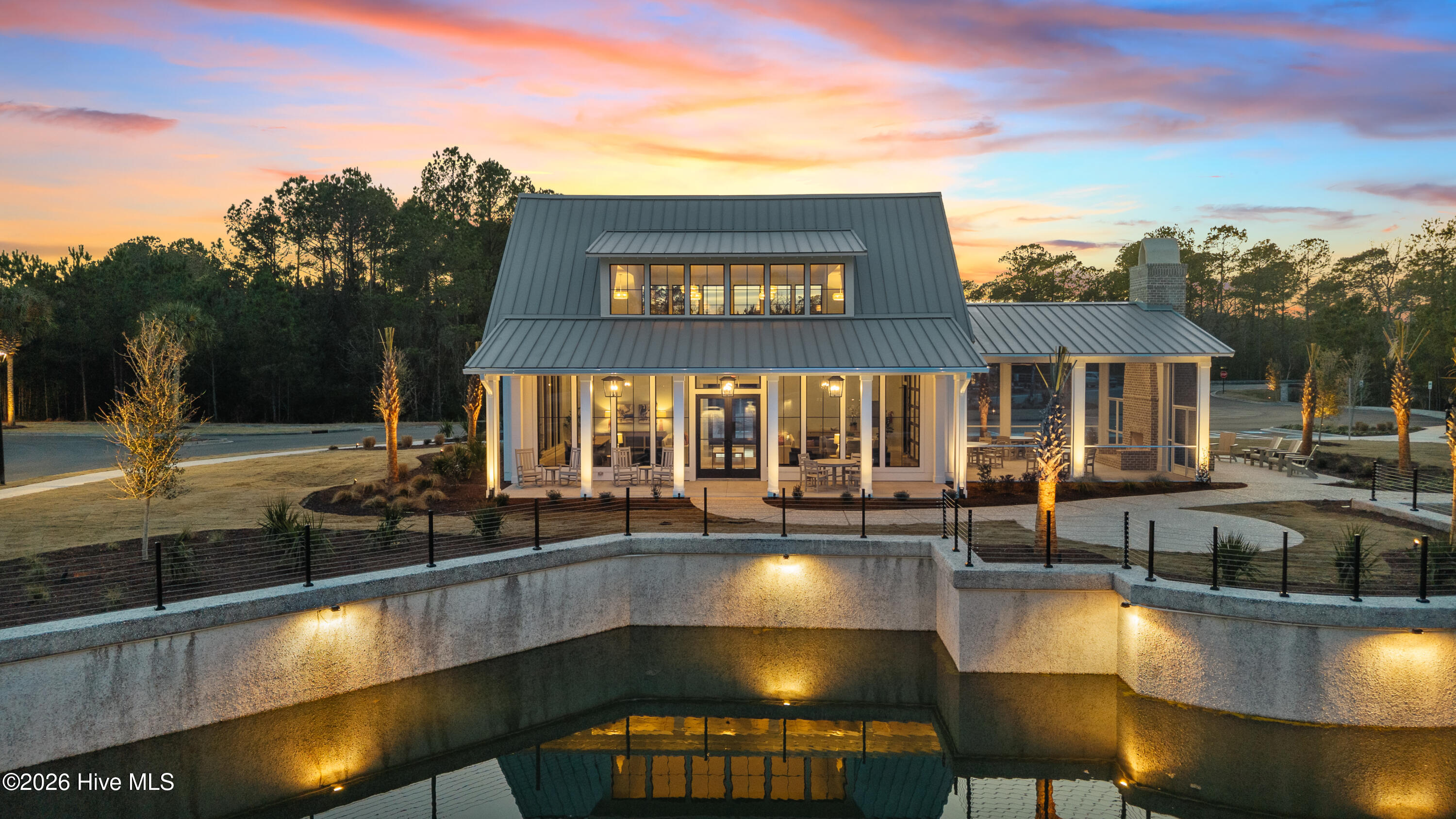 100555806 | Photo 15