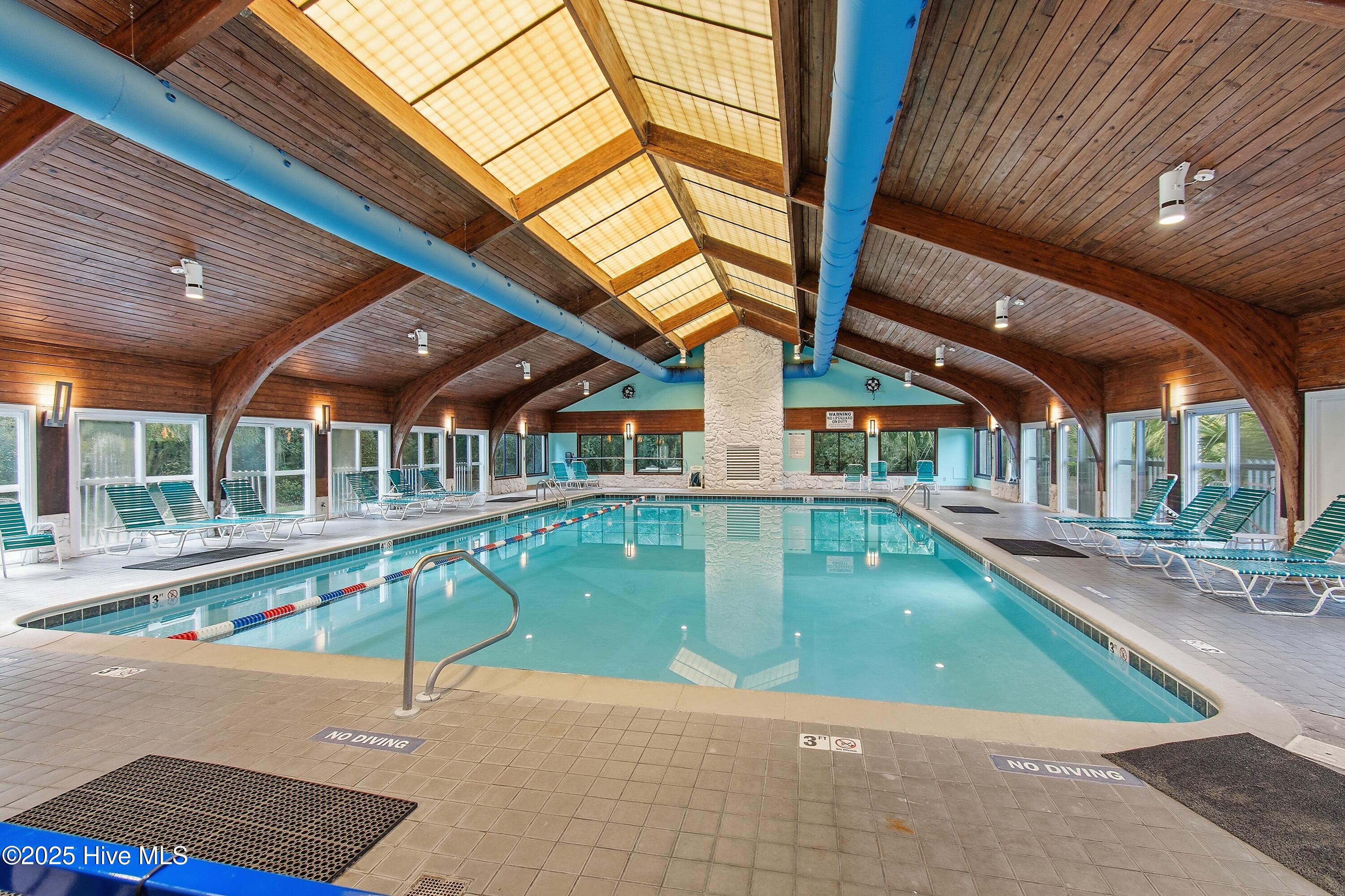 100544302 | Photo 51