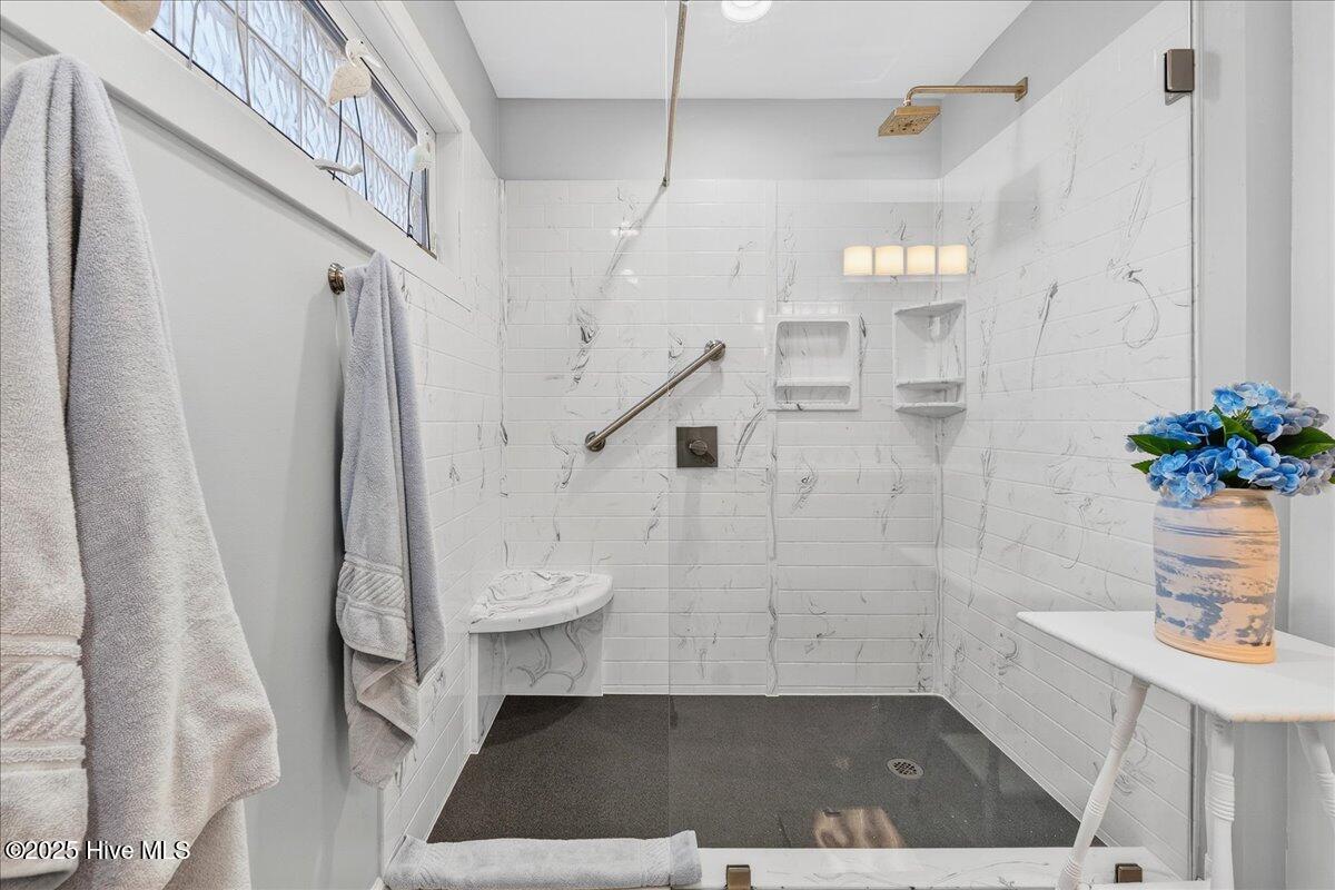 100540409 | Photo 52