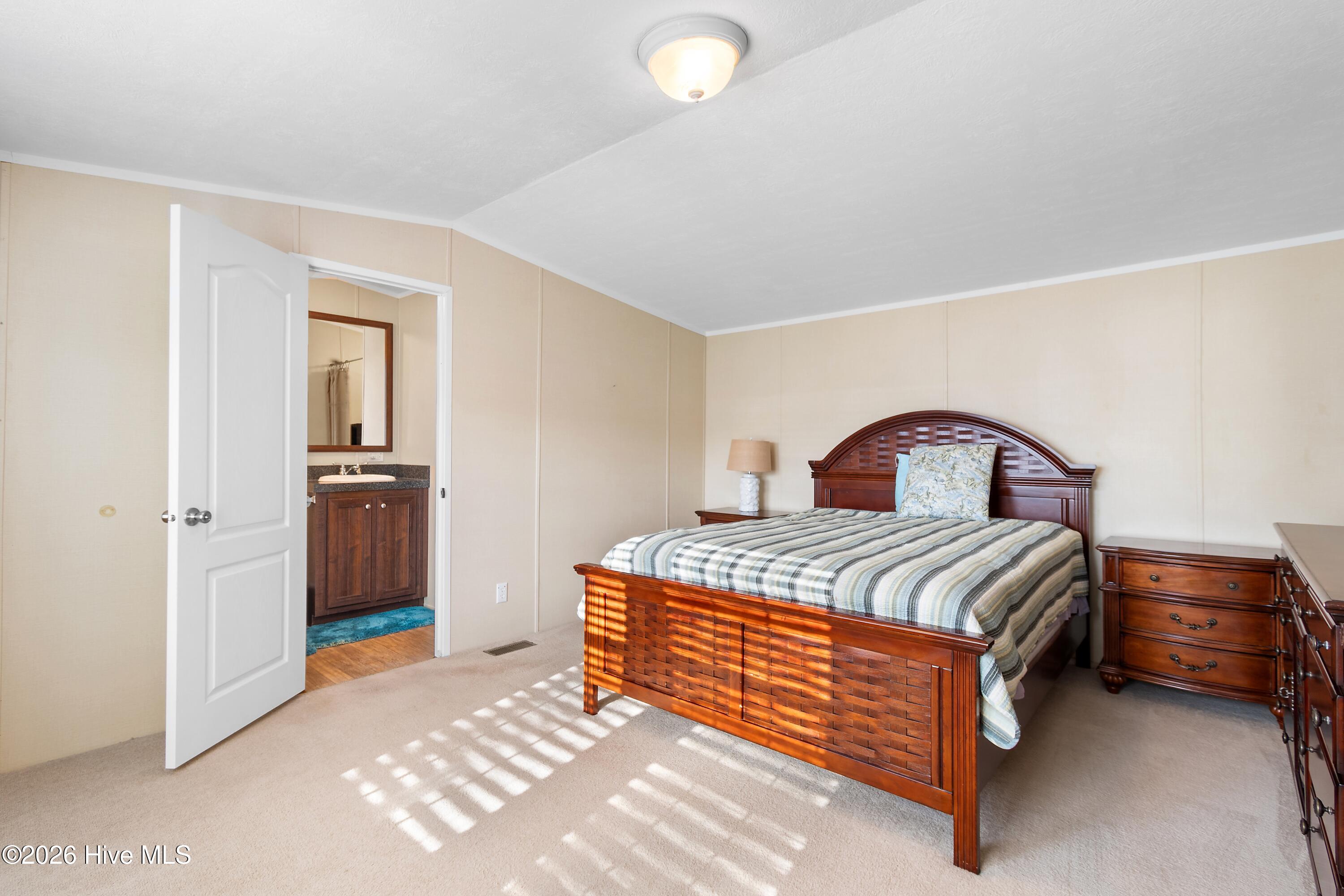 100564695 | Photo 13