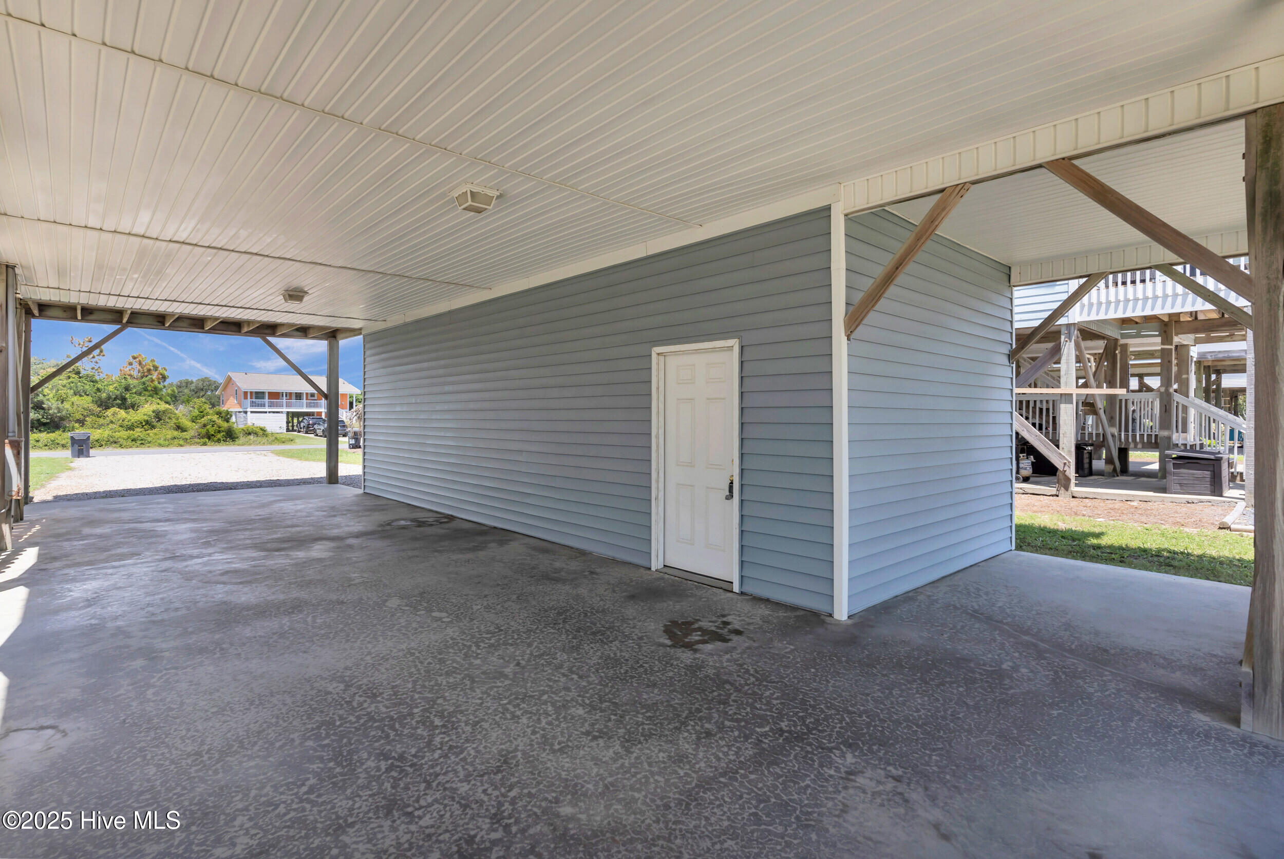 100521626 | Photo 40