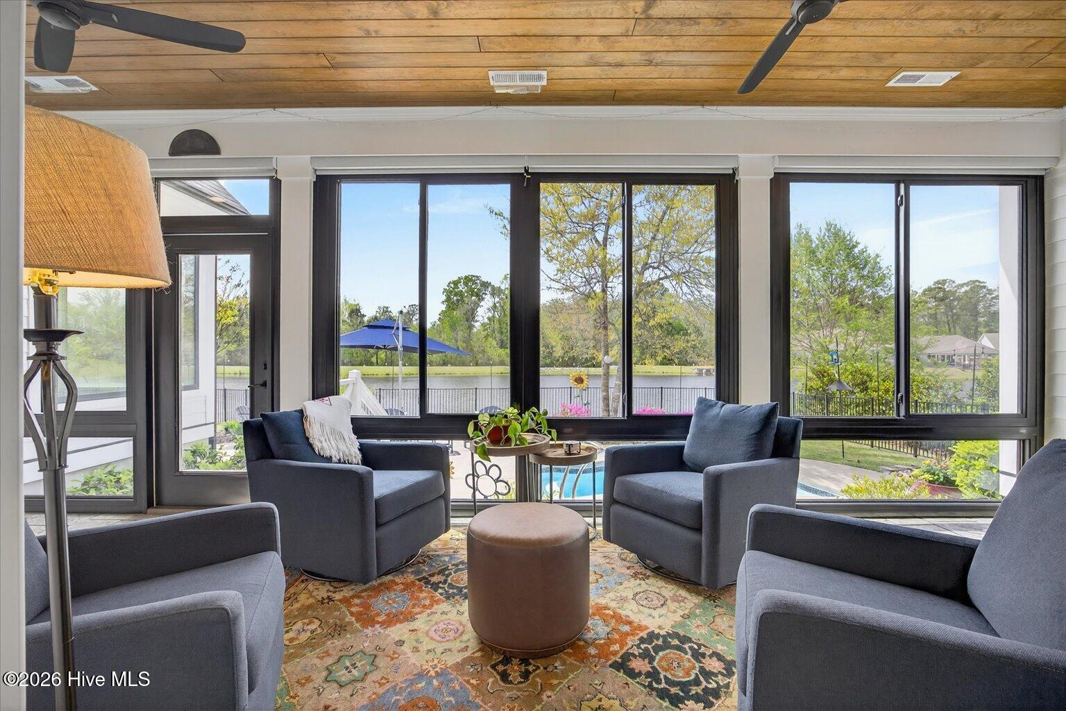 100566266 | Photo 27