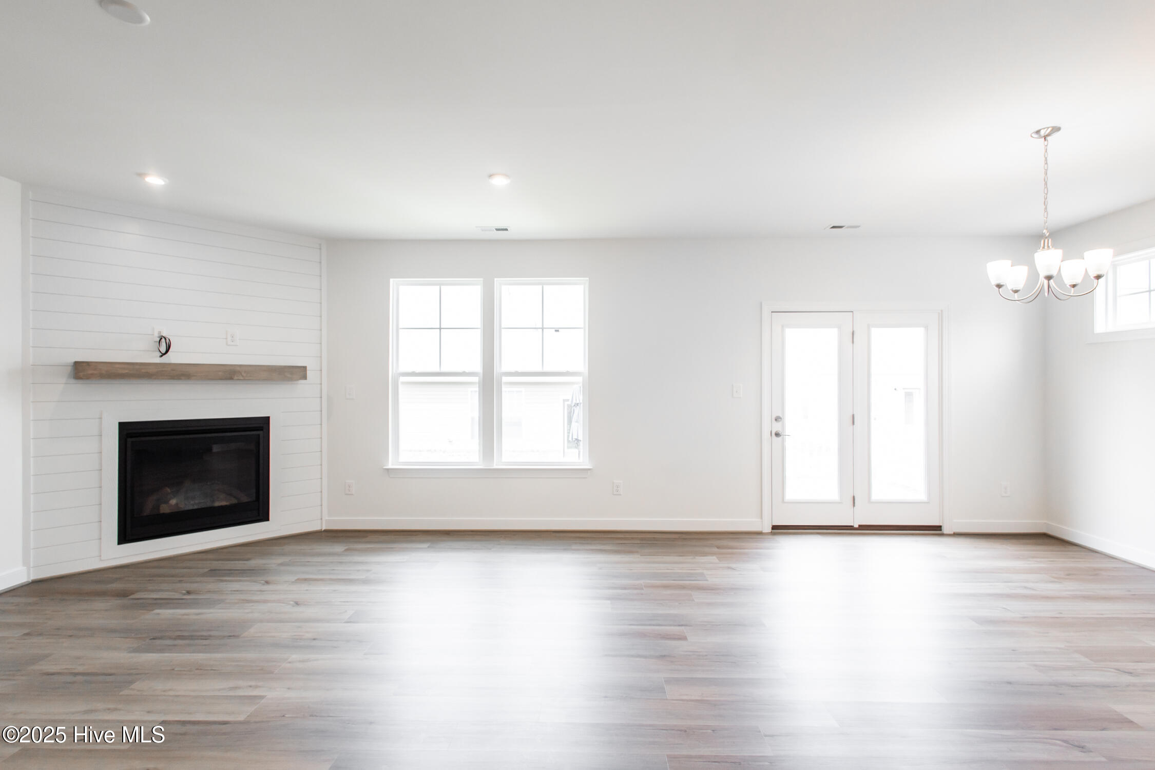 1712 Galley Place-16