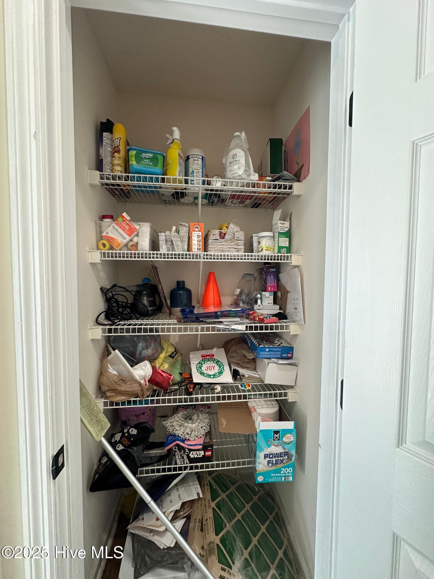 100545130 | Photo 13