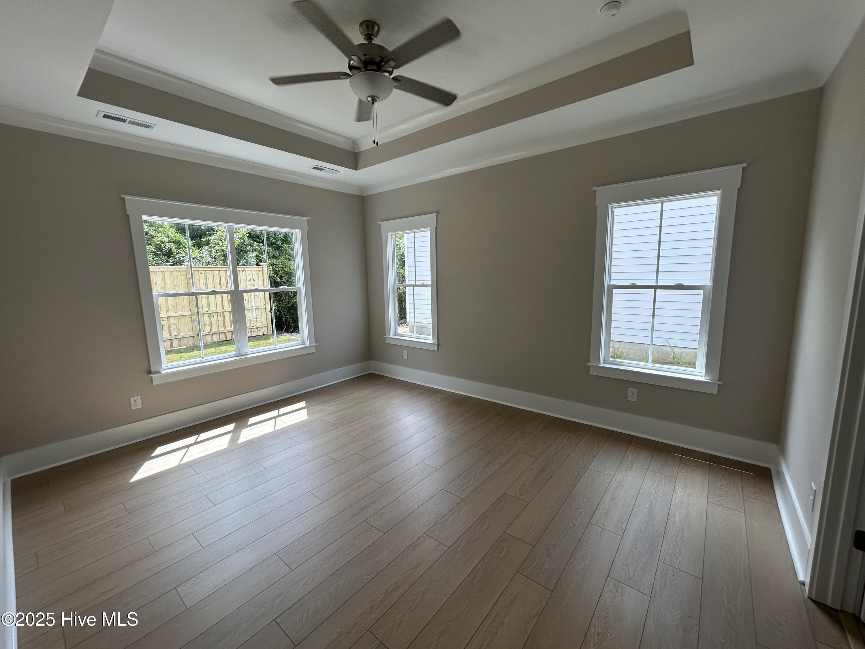 100520251 | Photo 18