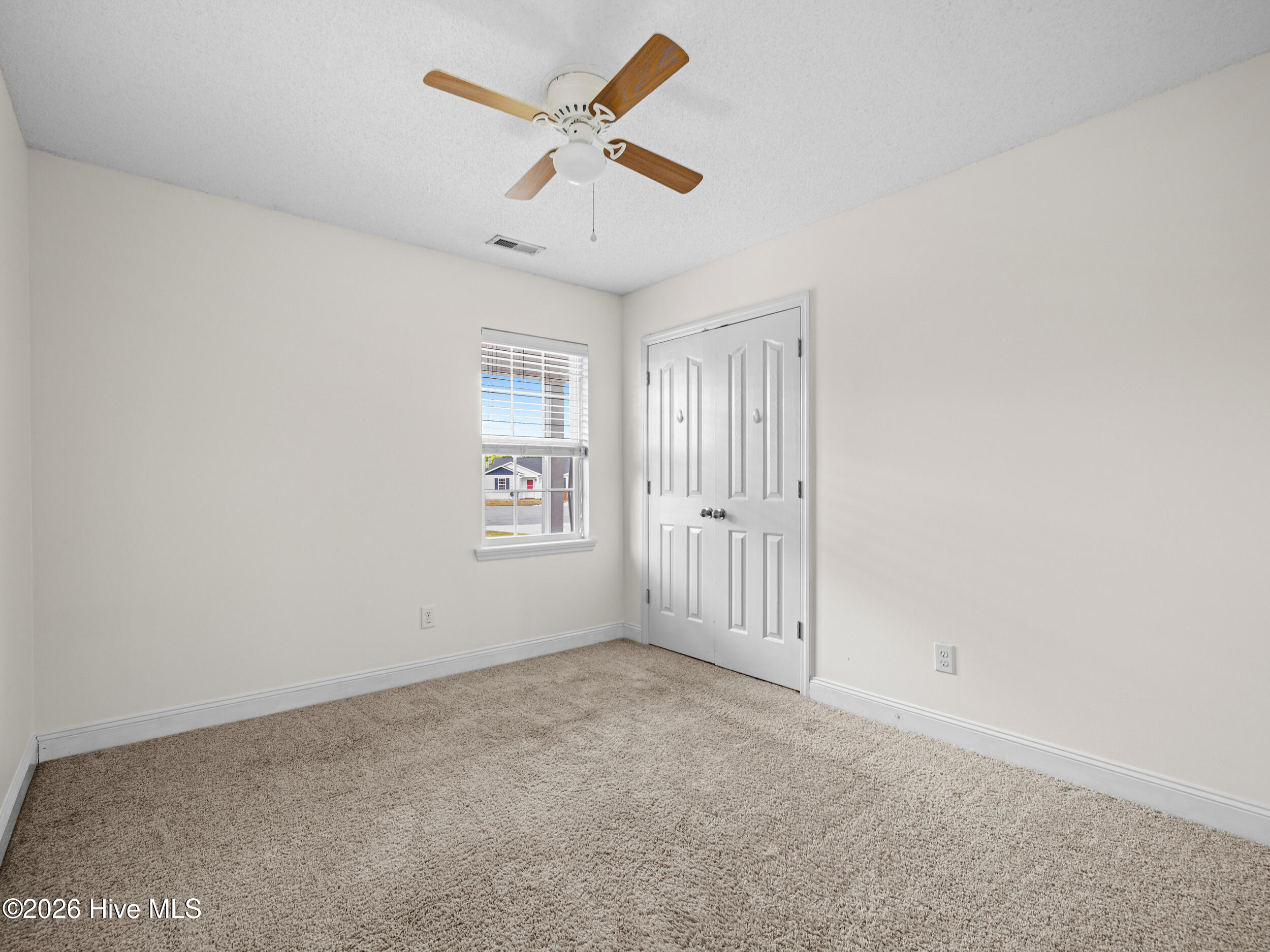 100565306 | Photo 26