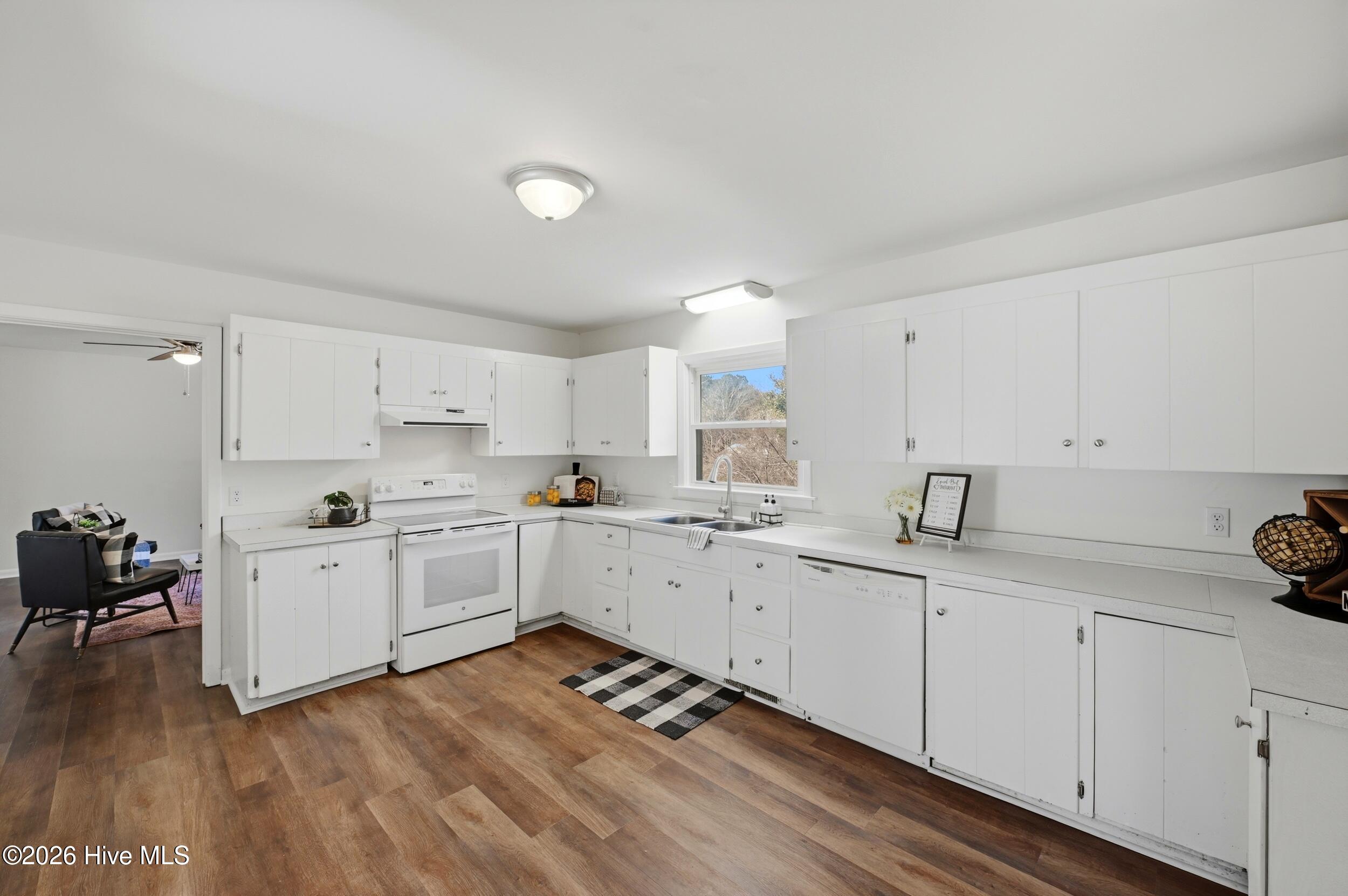 100555632 | Photo 19