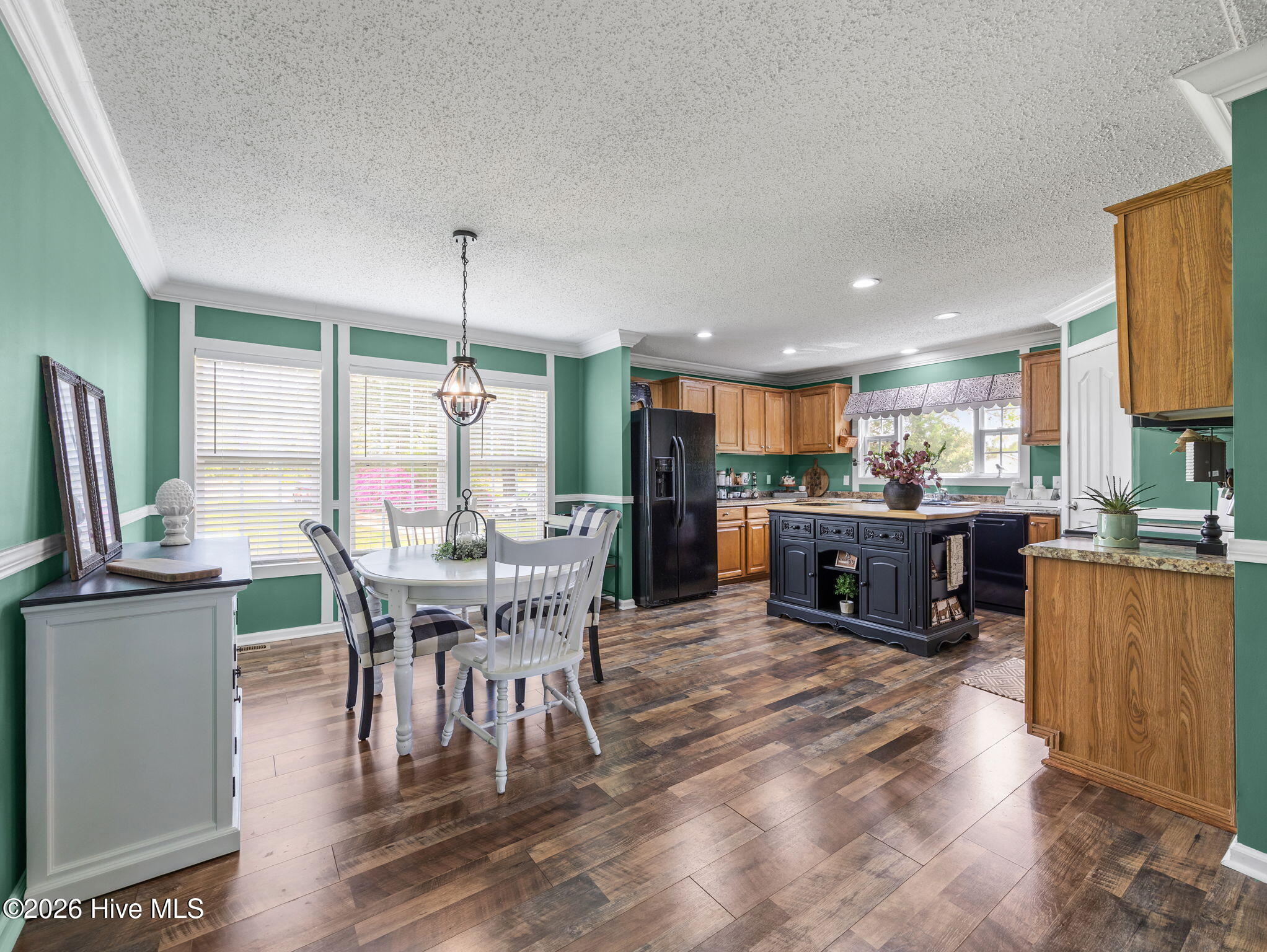 100566211 | Photo 26