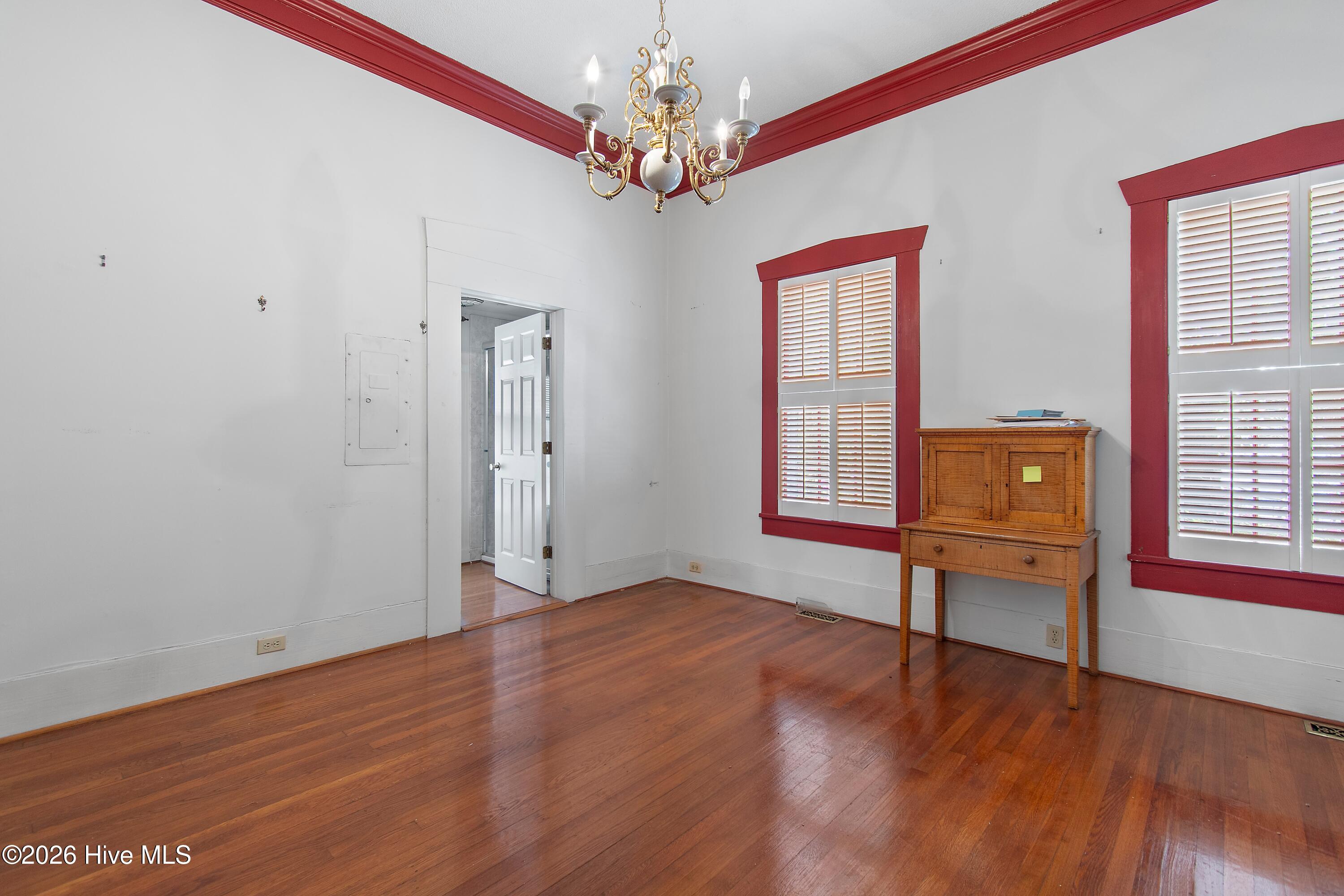 100566206 | Photo 28