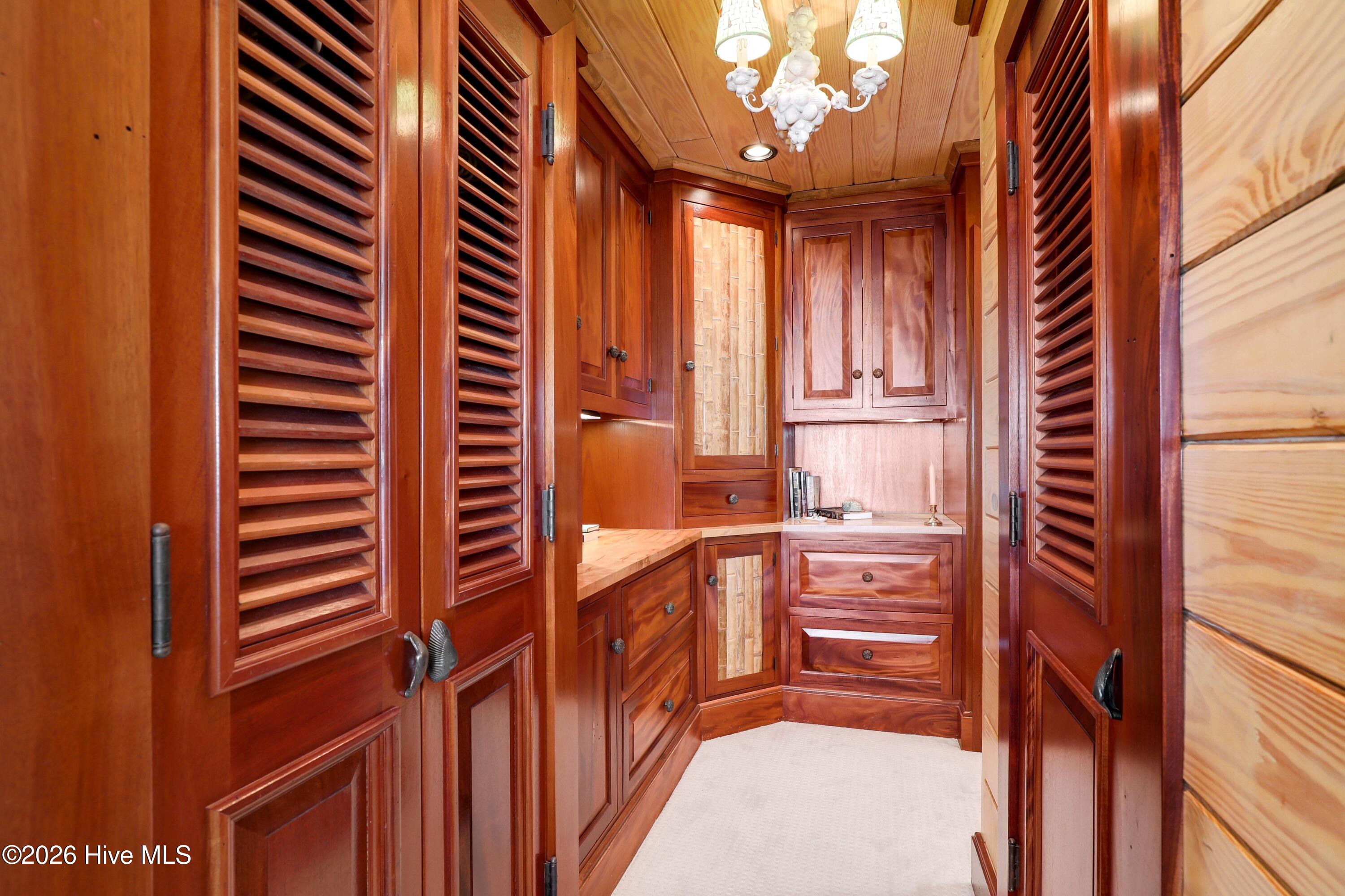 100558553 | Photo 39