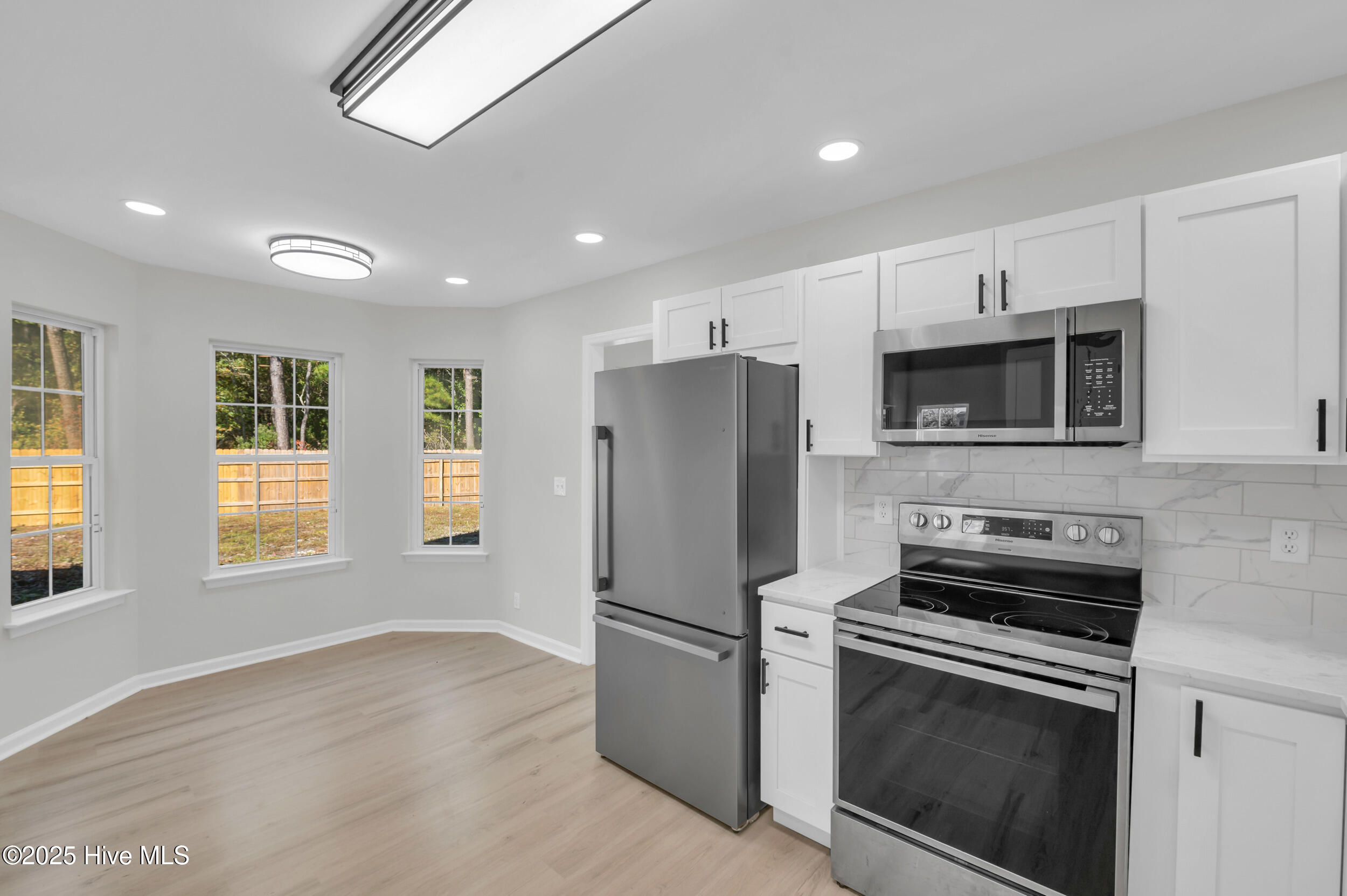 100540827 | Photo 14