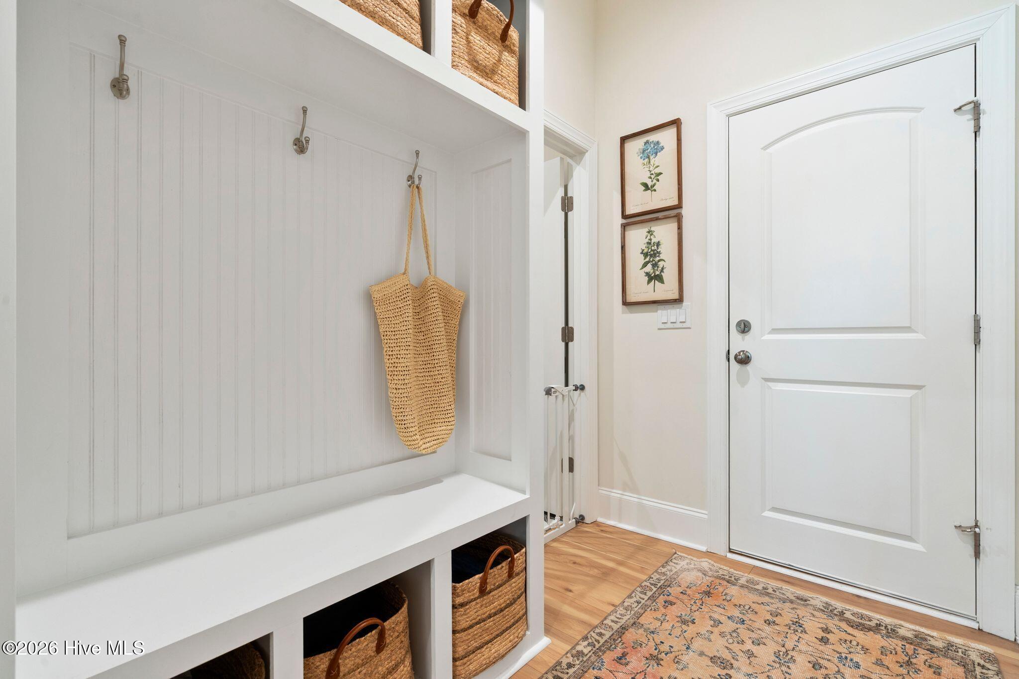 100551668 | Photo 44