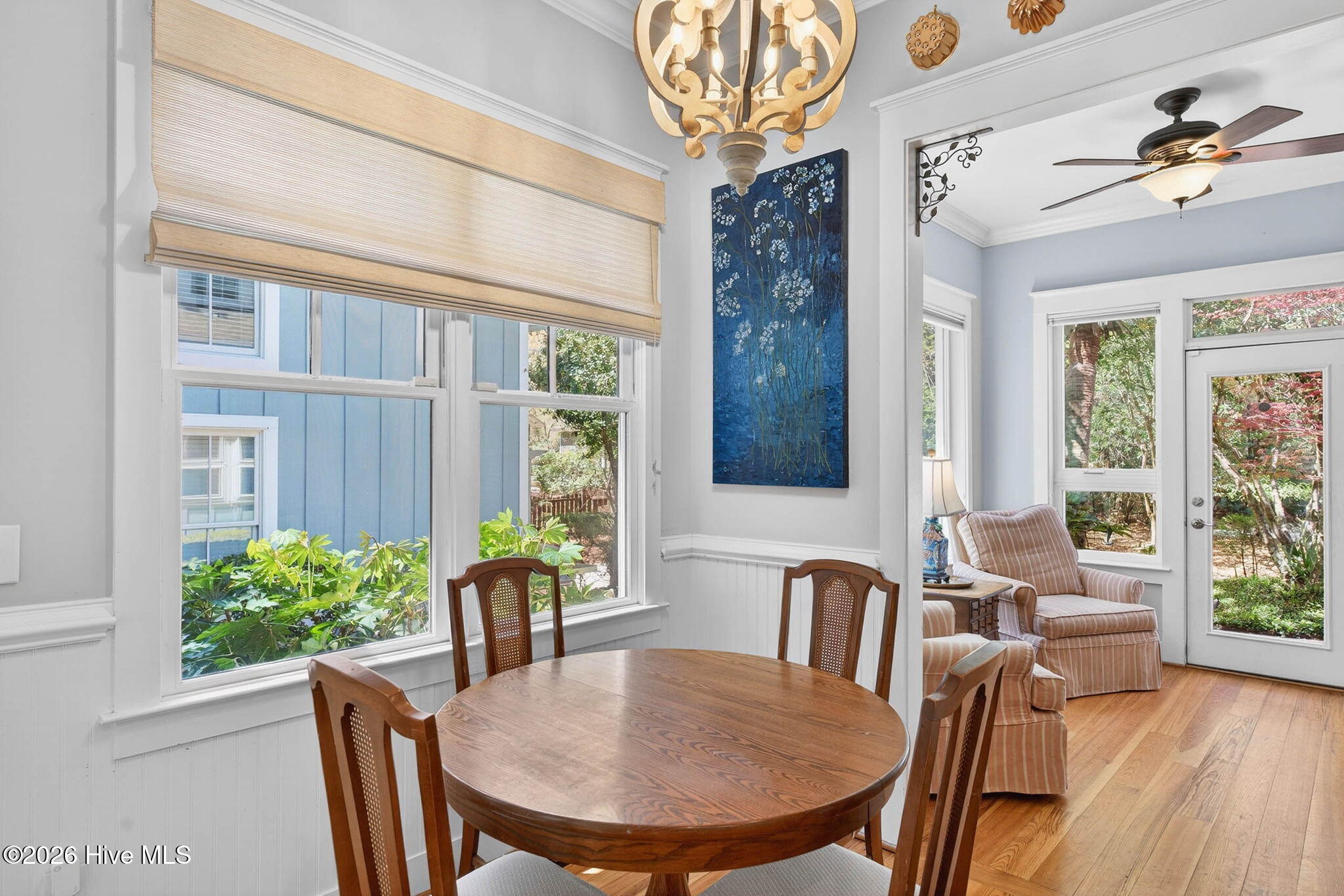 100564993 | Photo 22