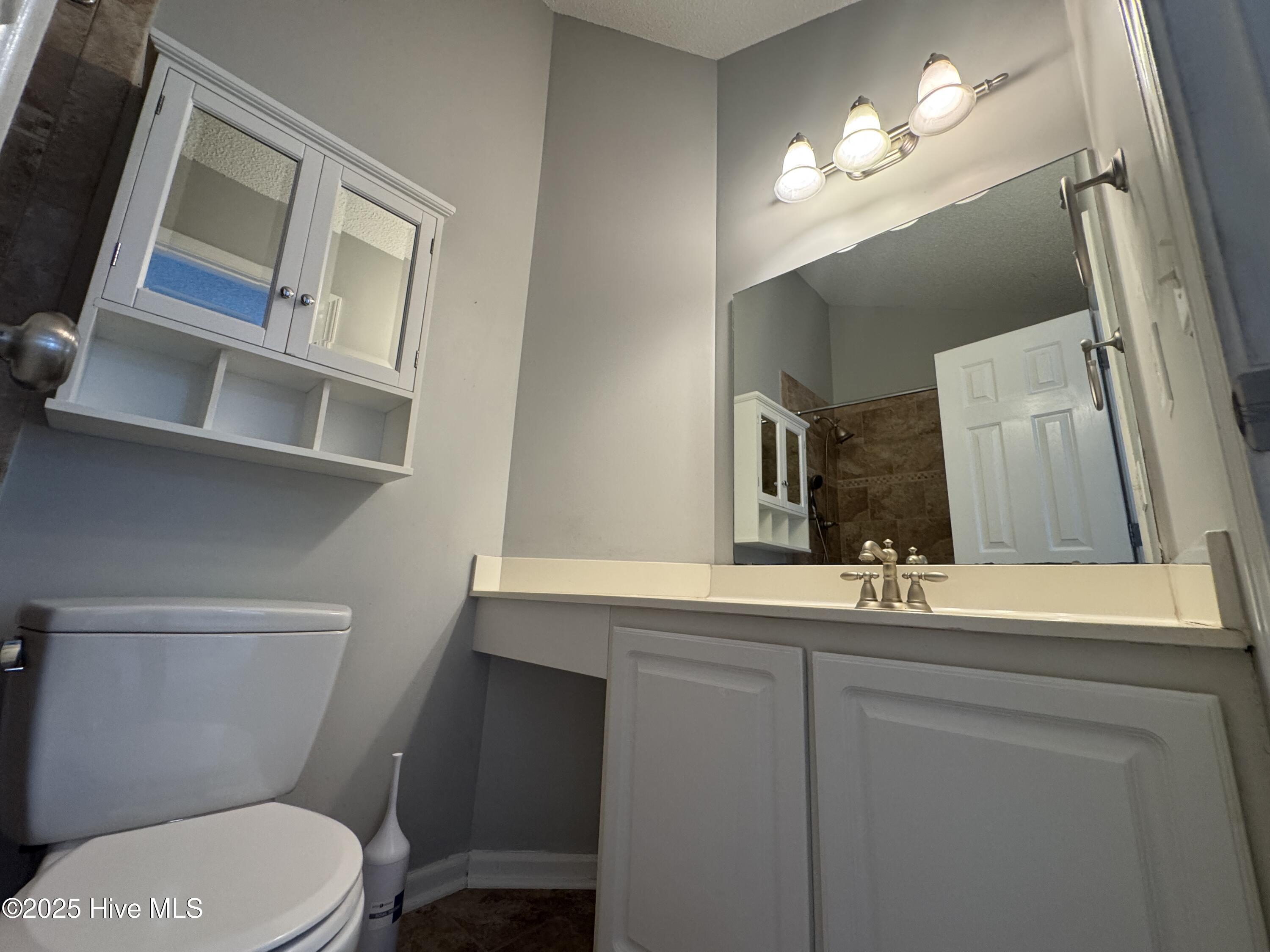 100537725 | Photo 17