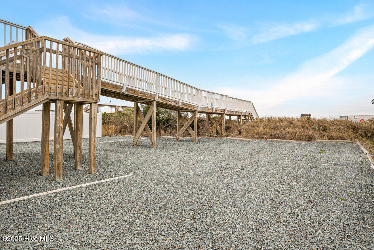 100547081 | Photo 56