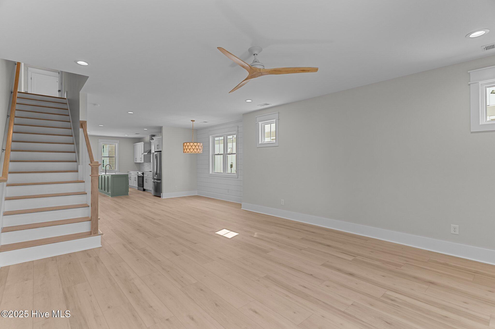 100515159 | Photo 21