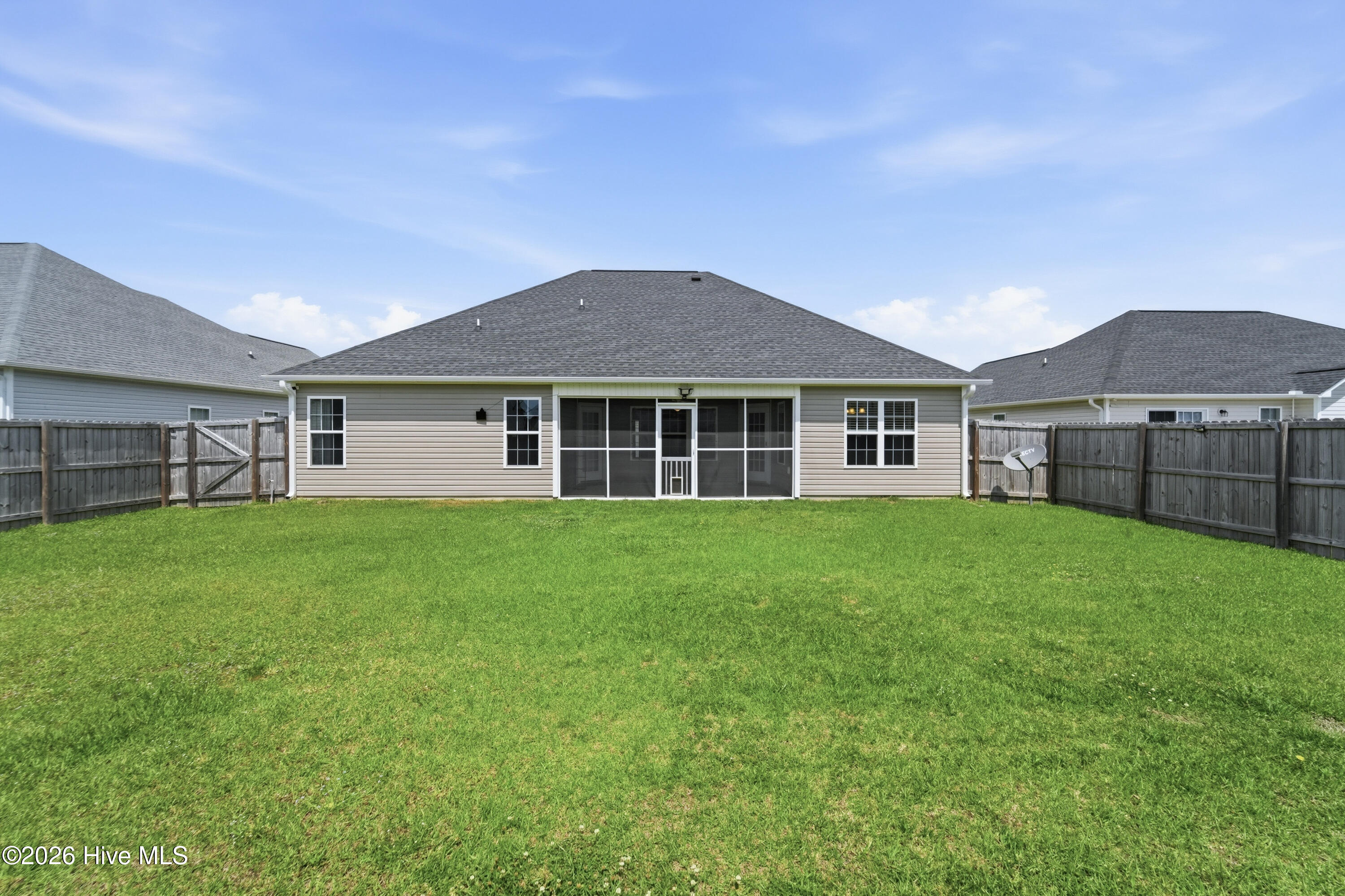 100570478 | Photo 46