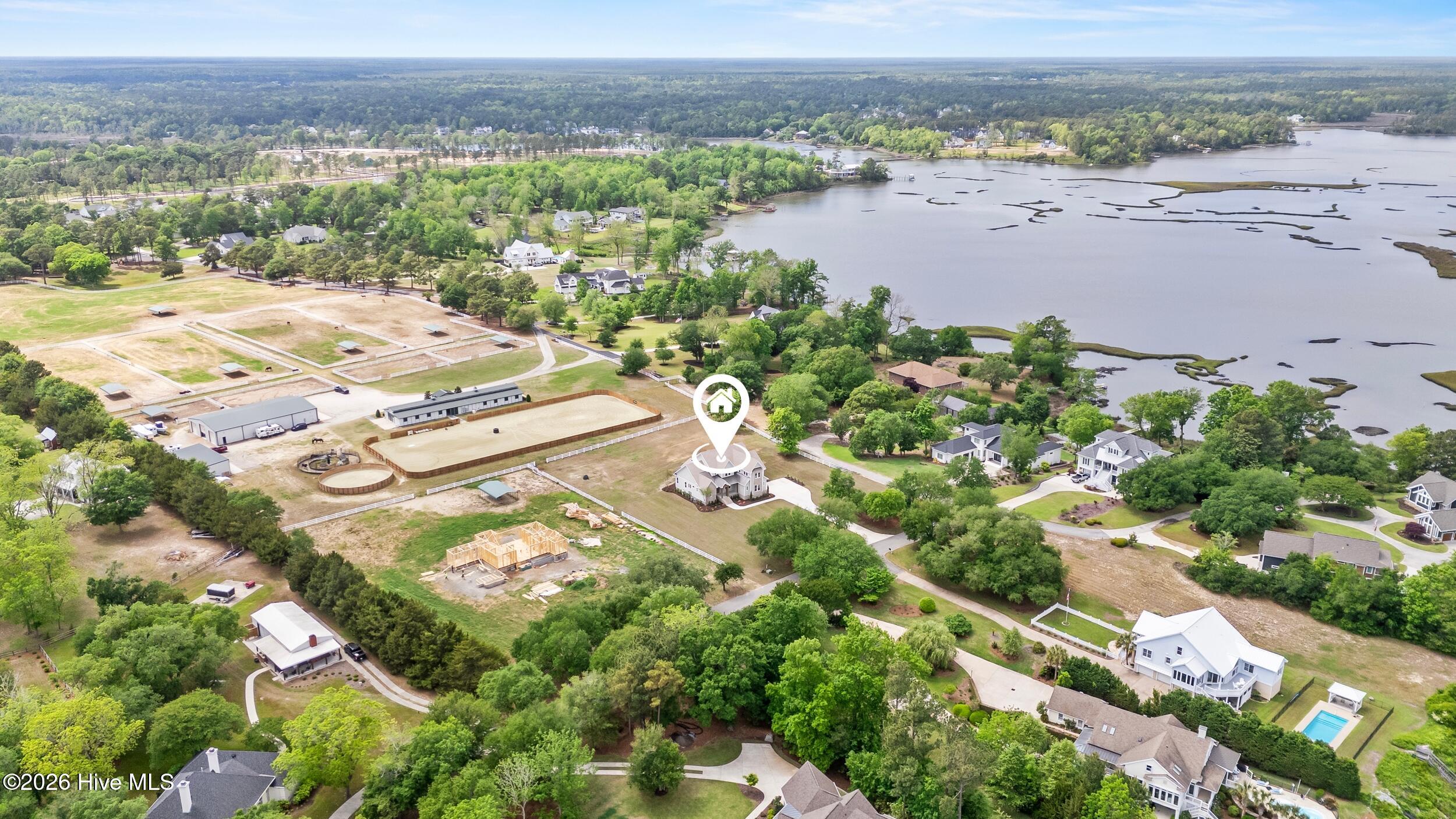 100570401 | Photo 59