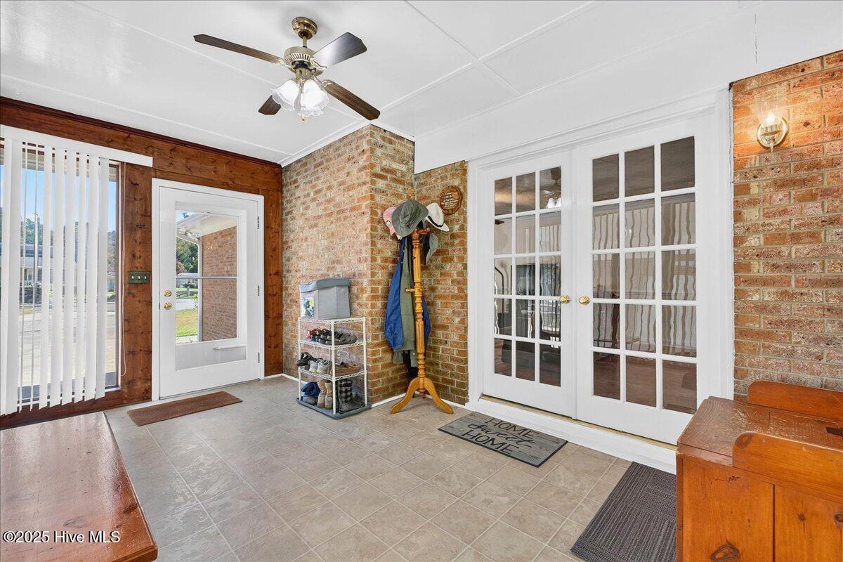 100533045 | Photo 39