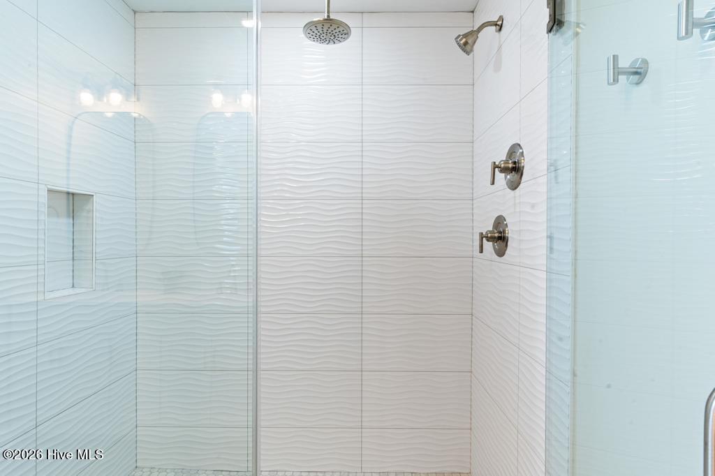 100556593 | Photo 61