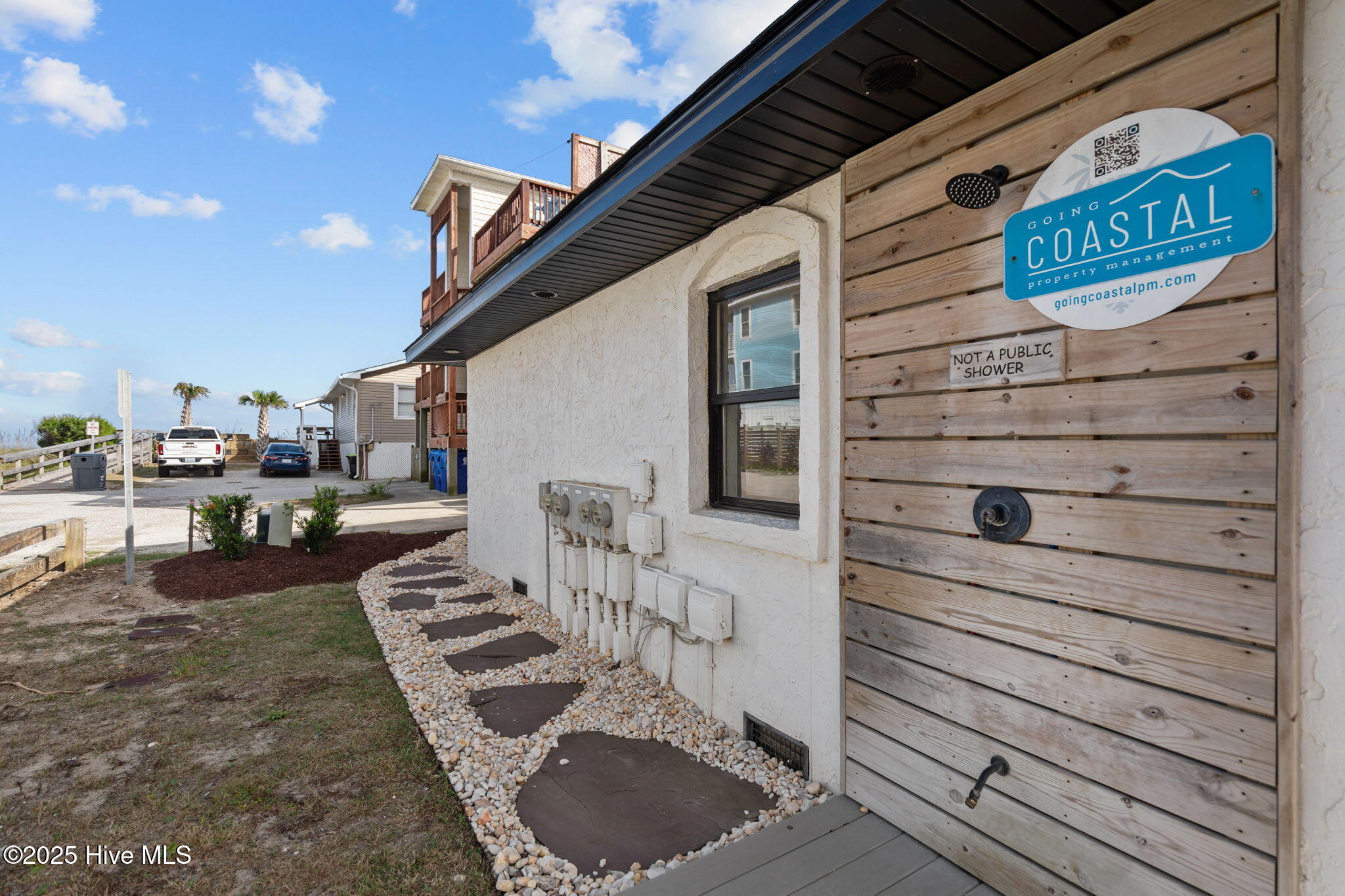 100534749 | Photo 64