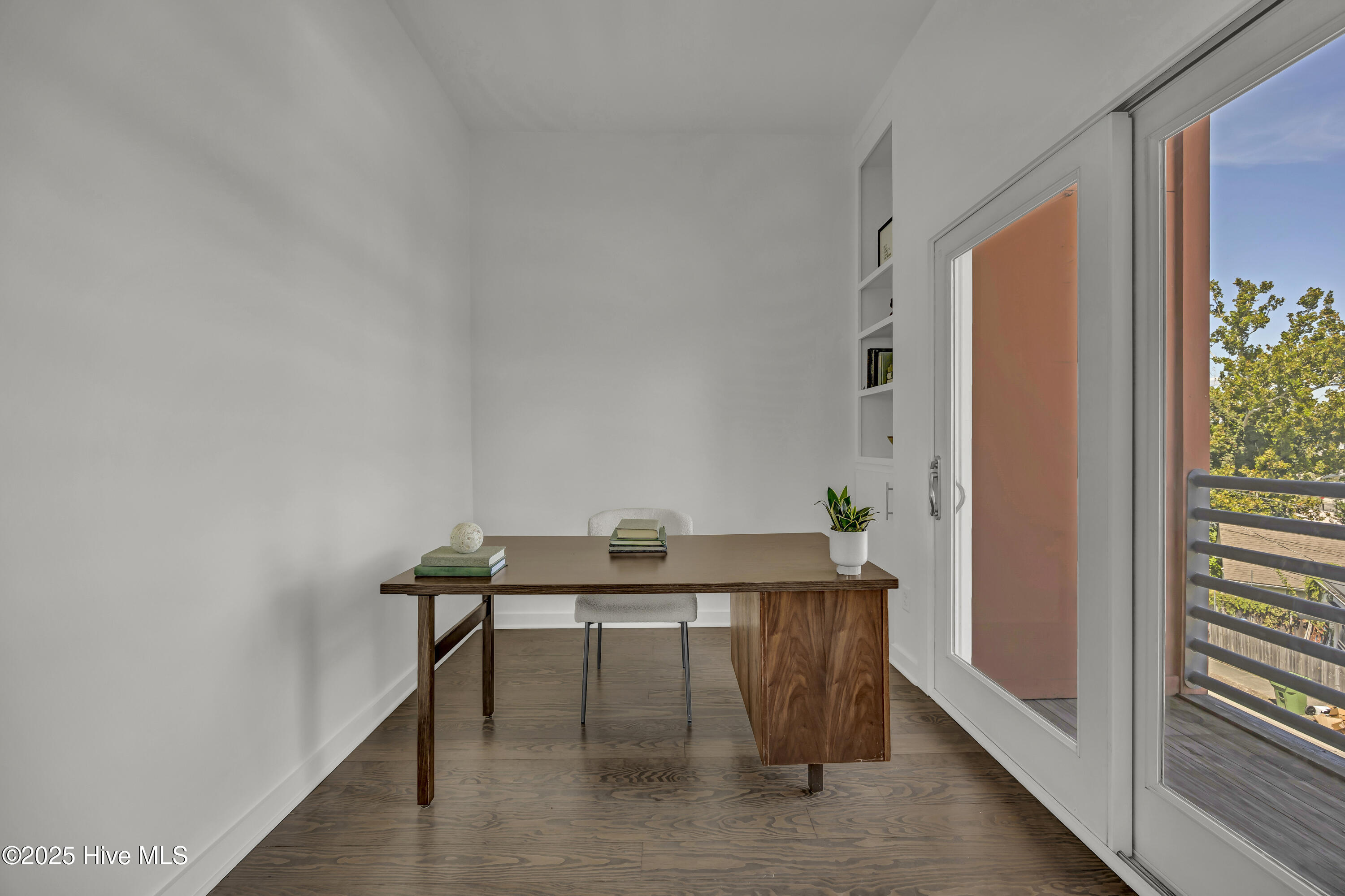 100531421 | Photo 25